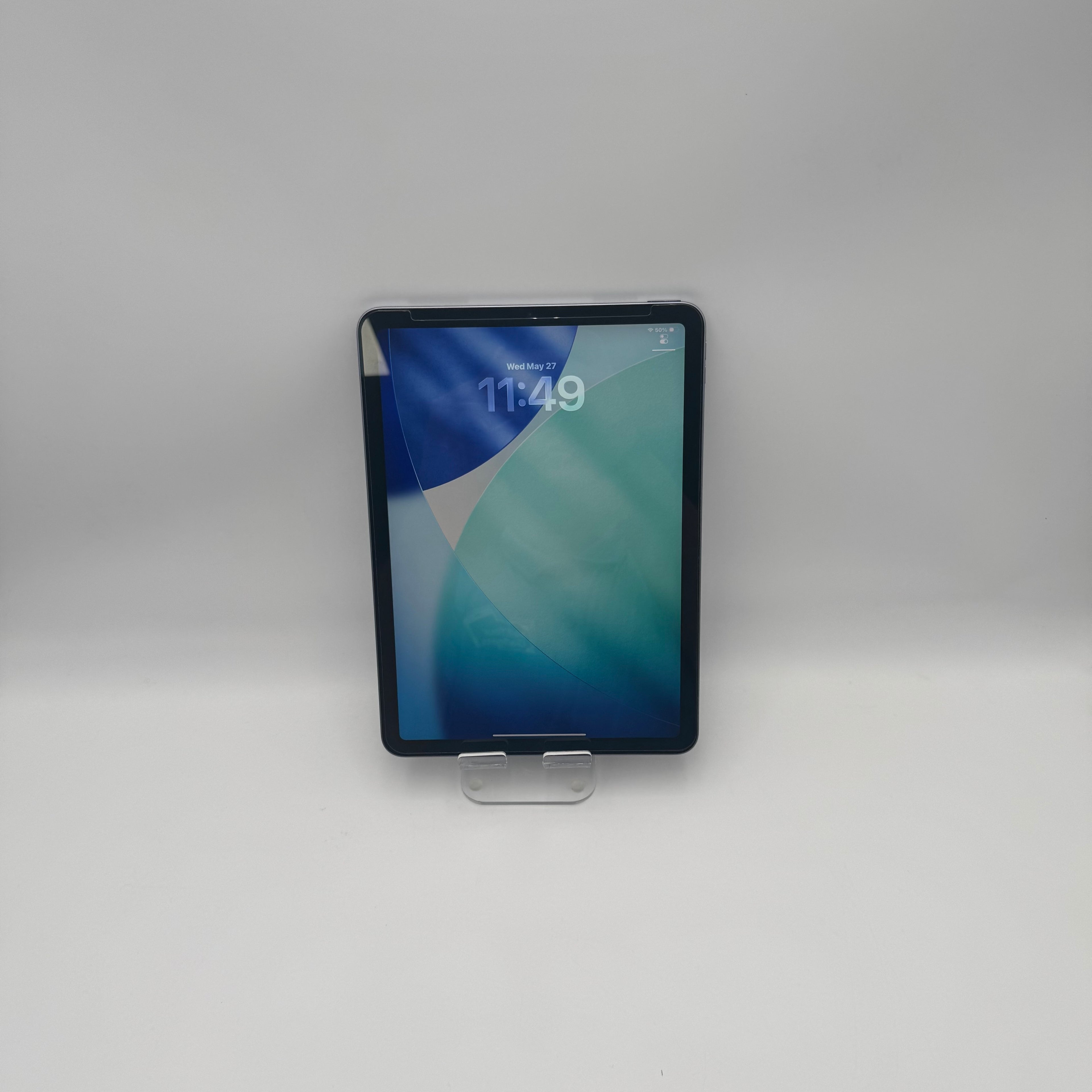 Apple iPad Air 5th Gen 256GB MME63LL/A Purple W/ Pen - Good Condition
