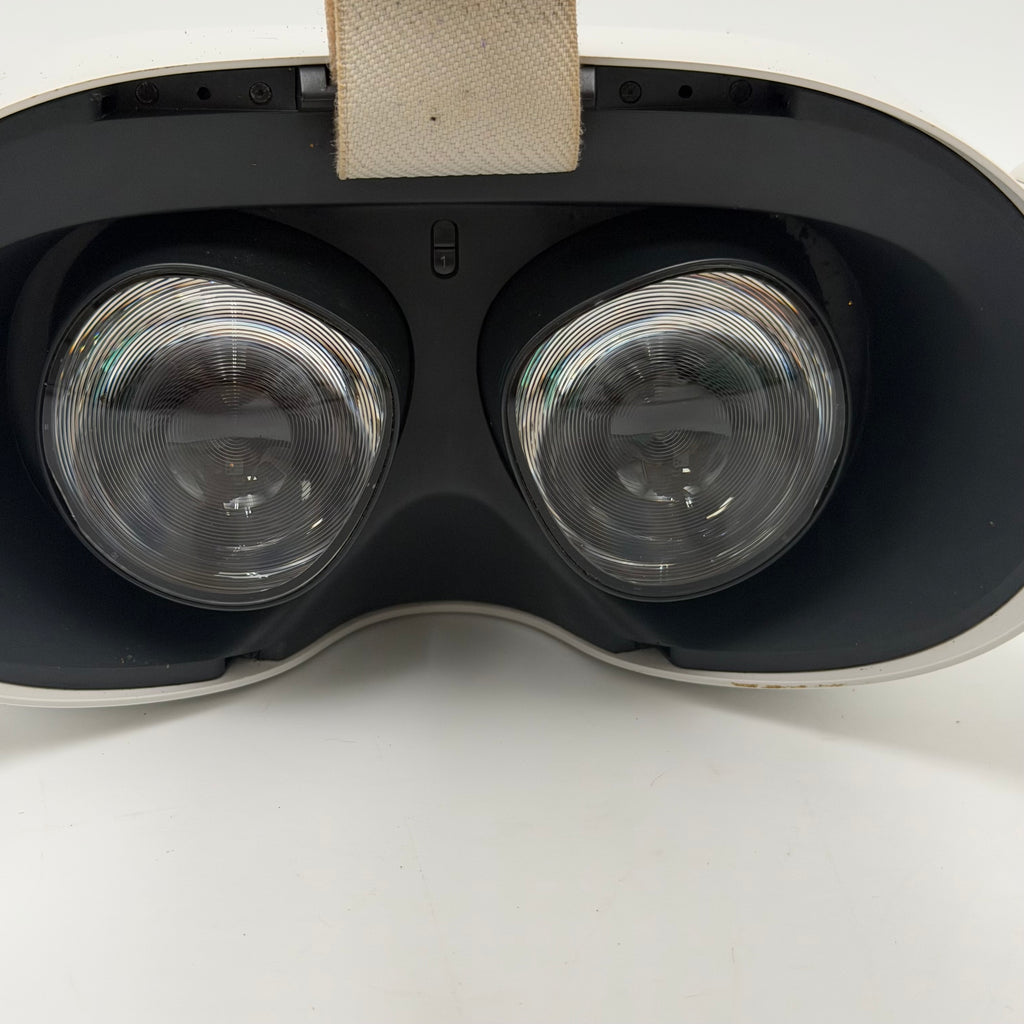 Meta Quest 2 VR Headset - Used - C White