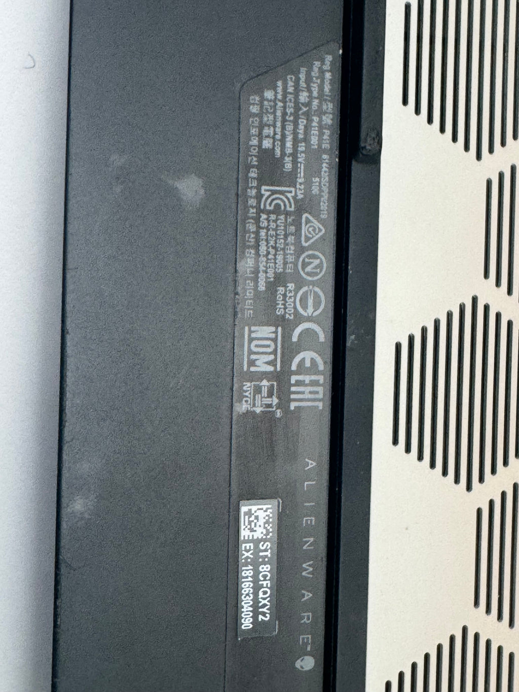 Cracked Screen OS Reset Alienware m17 R2 Laptop - Core i7, 16GB RAM, 512GB SSD, 17", Black