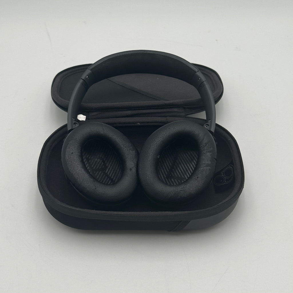 Bose QuietComfort 35 Over Ear Wireless Headphones w/ Case - Used