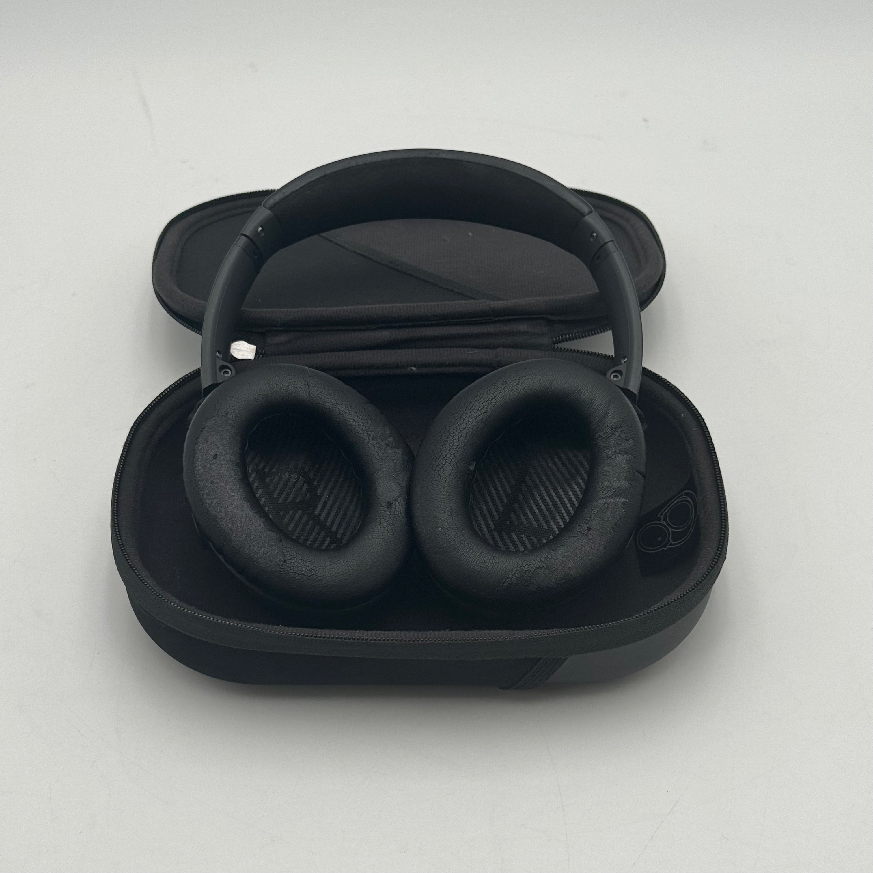 Bose QuietComfort 35 Over Ear Wireless Headphones w/ Case - Used