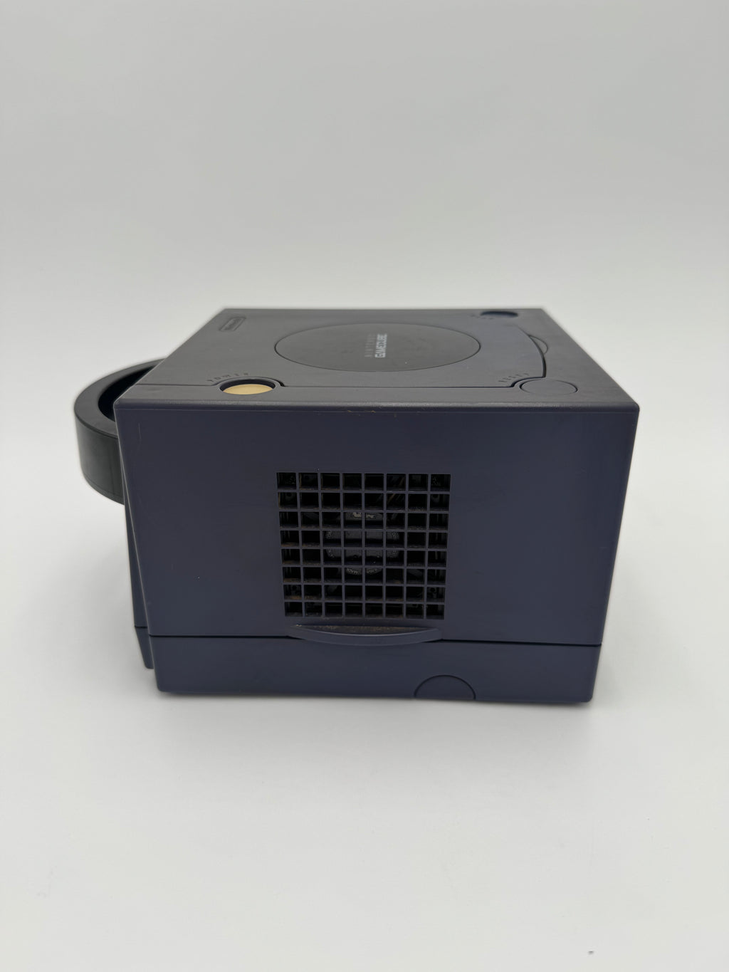 NY09-41481 Nintendo GameCube (DOL-001) 2001 Purple Console