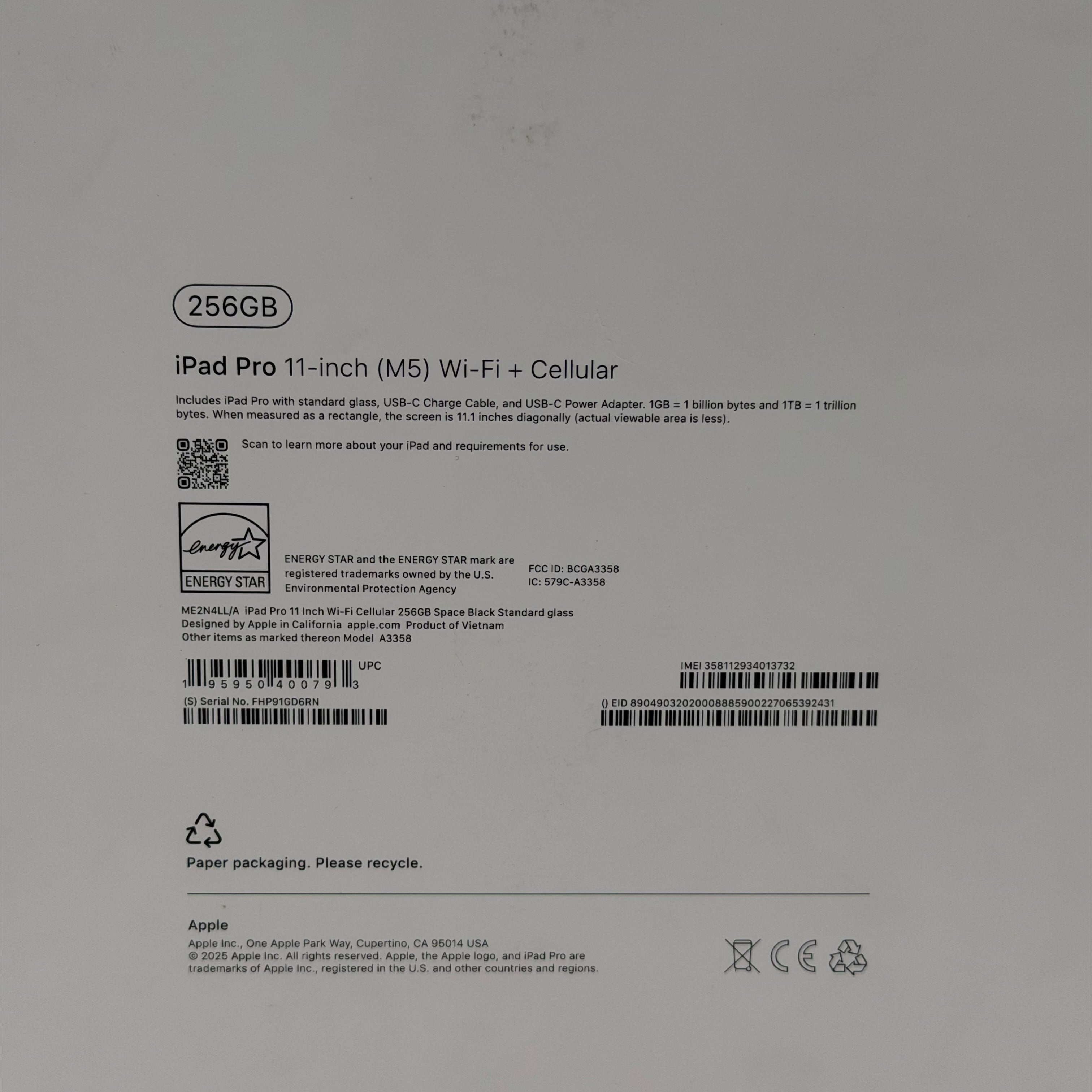 Apple iPad Pro 13in (M5) 256GB Black Wi‑Fi + Cellular UNLOCKED W/ Magic Keyboard