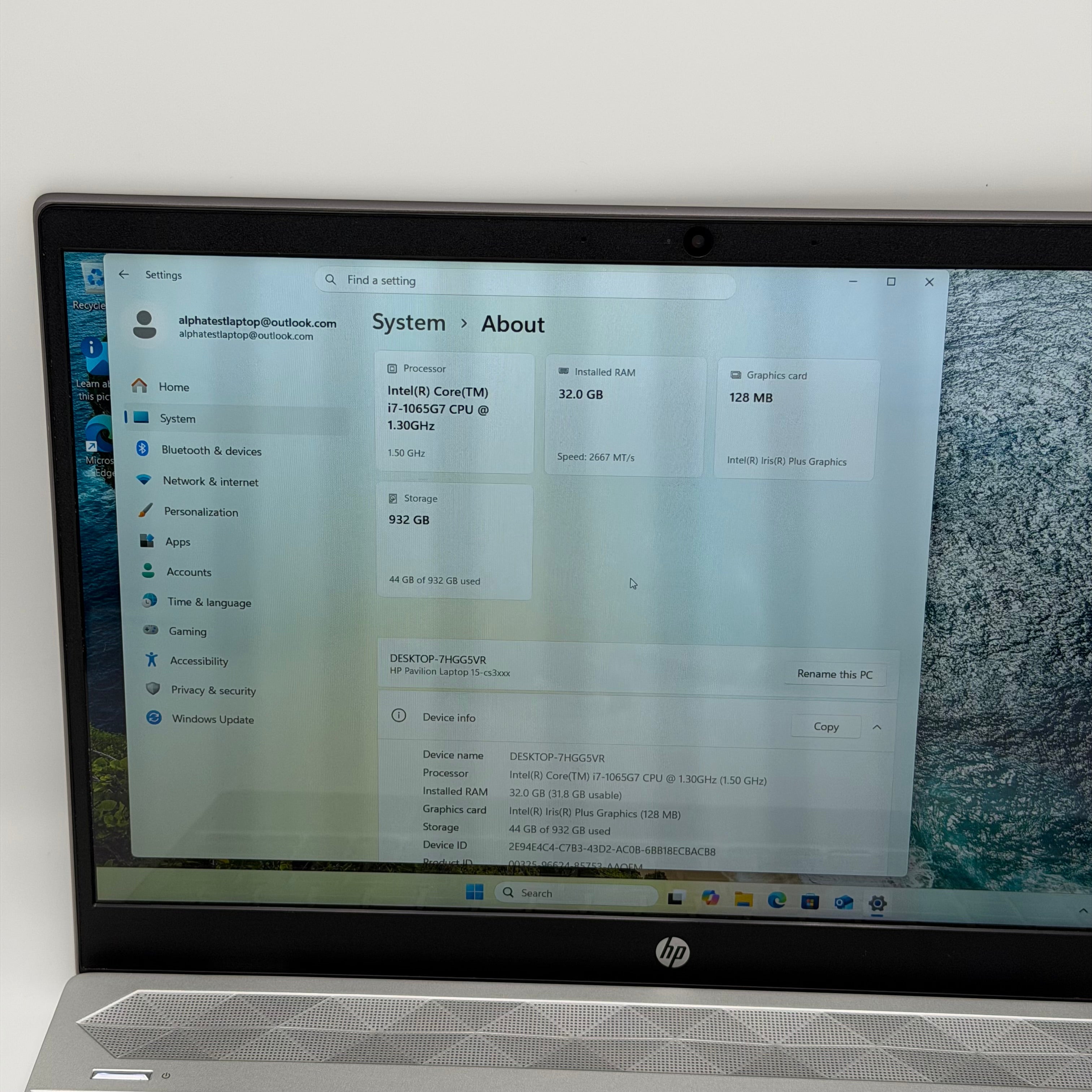 HP Pavilion 15-cs3065cl Core i7 32GB 1TB Silver Touchscreen  Laptop