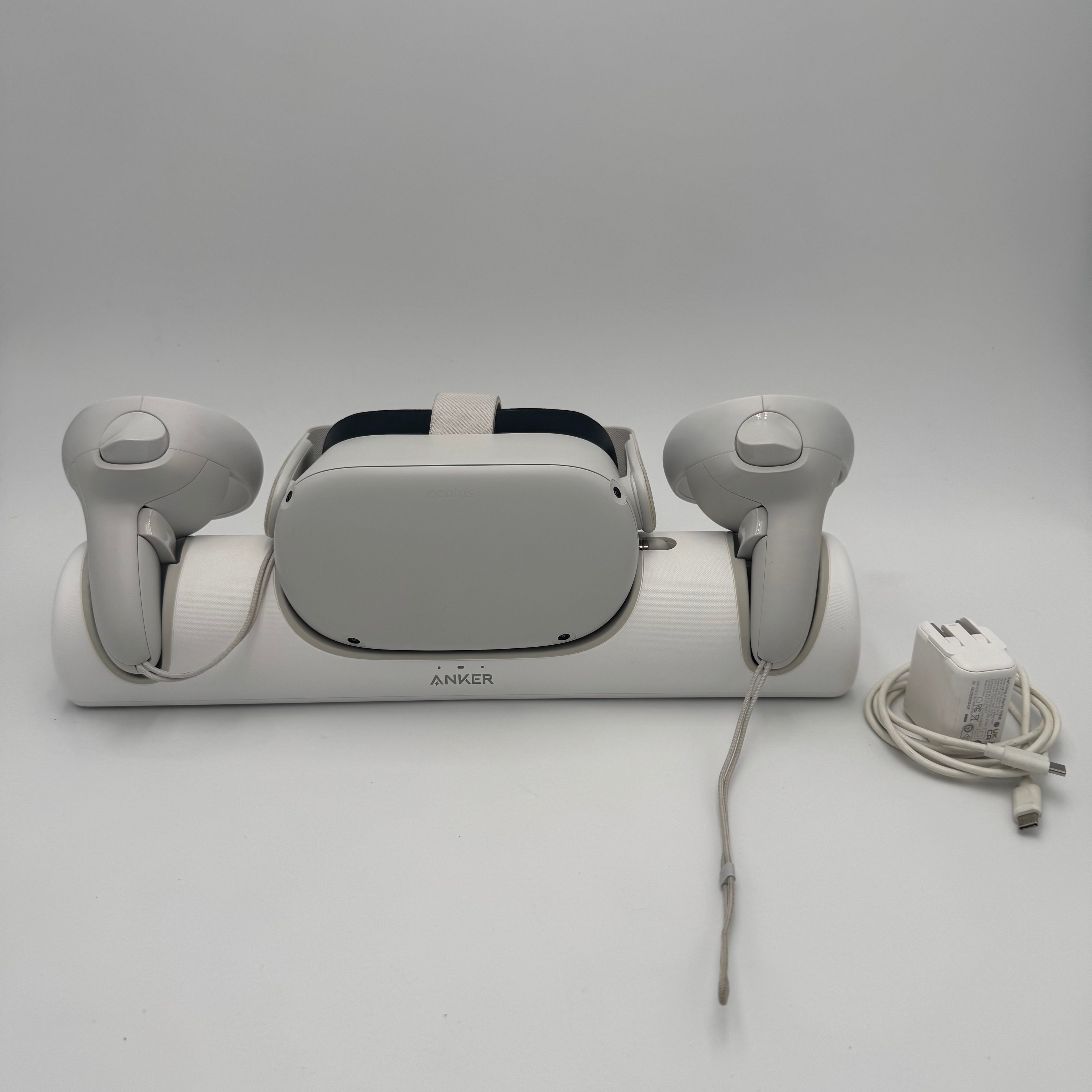 Oculus Quest 2 256GB VR Headset w/ Controllers & Anker Charging Dock Tested Work