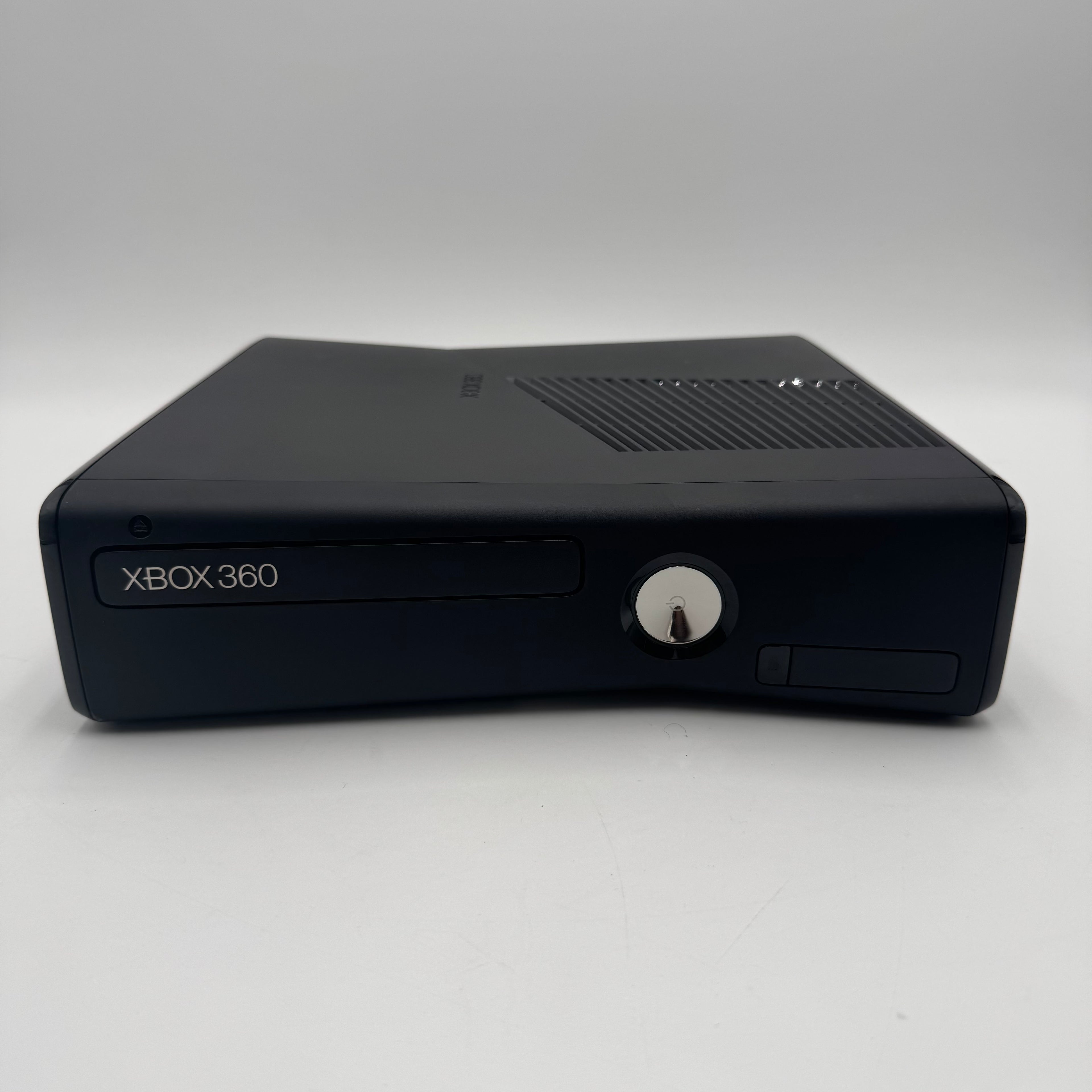 Microsoft Xbox 360 S (1439) 2010 4GB Console w/ Controller - Tested/Working