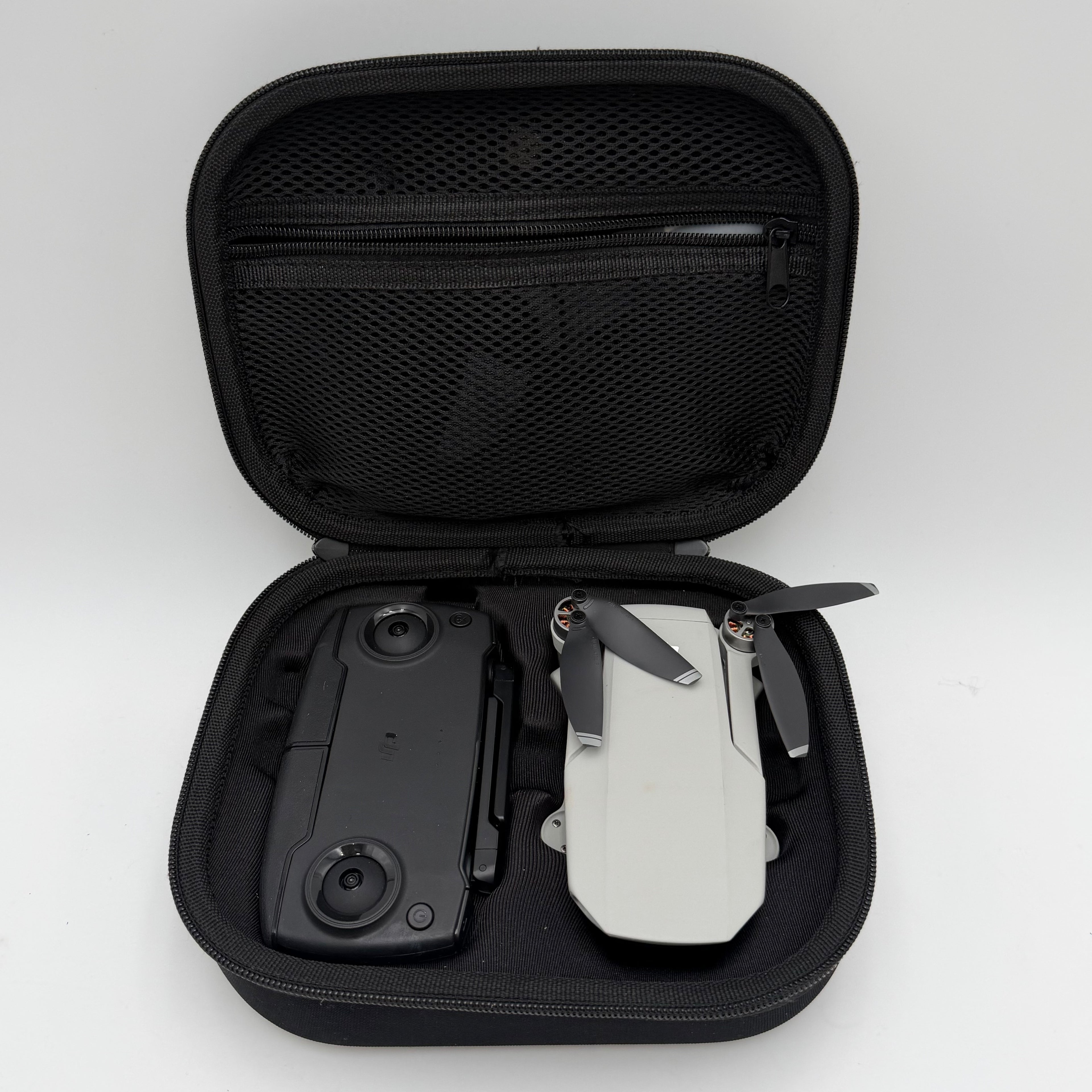 DJI MAVIC MINI DRONE UNBOUND 1 BATTERY ONLY 1 CABLE CONTROLLER CASE BLADE GUARDS