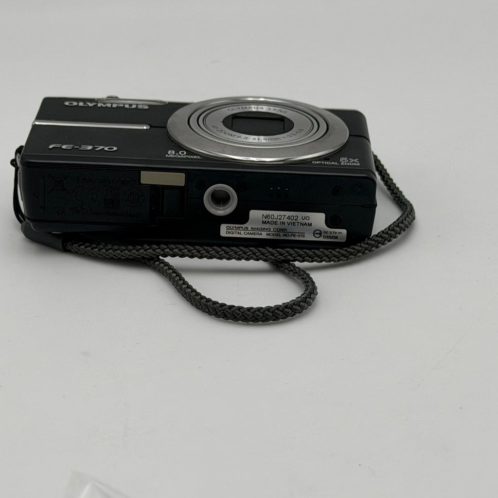 Olympus FE-370 Digital Camera Black Used A Lens Clear Flash Functional