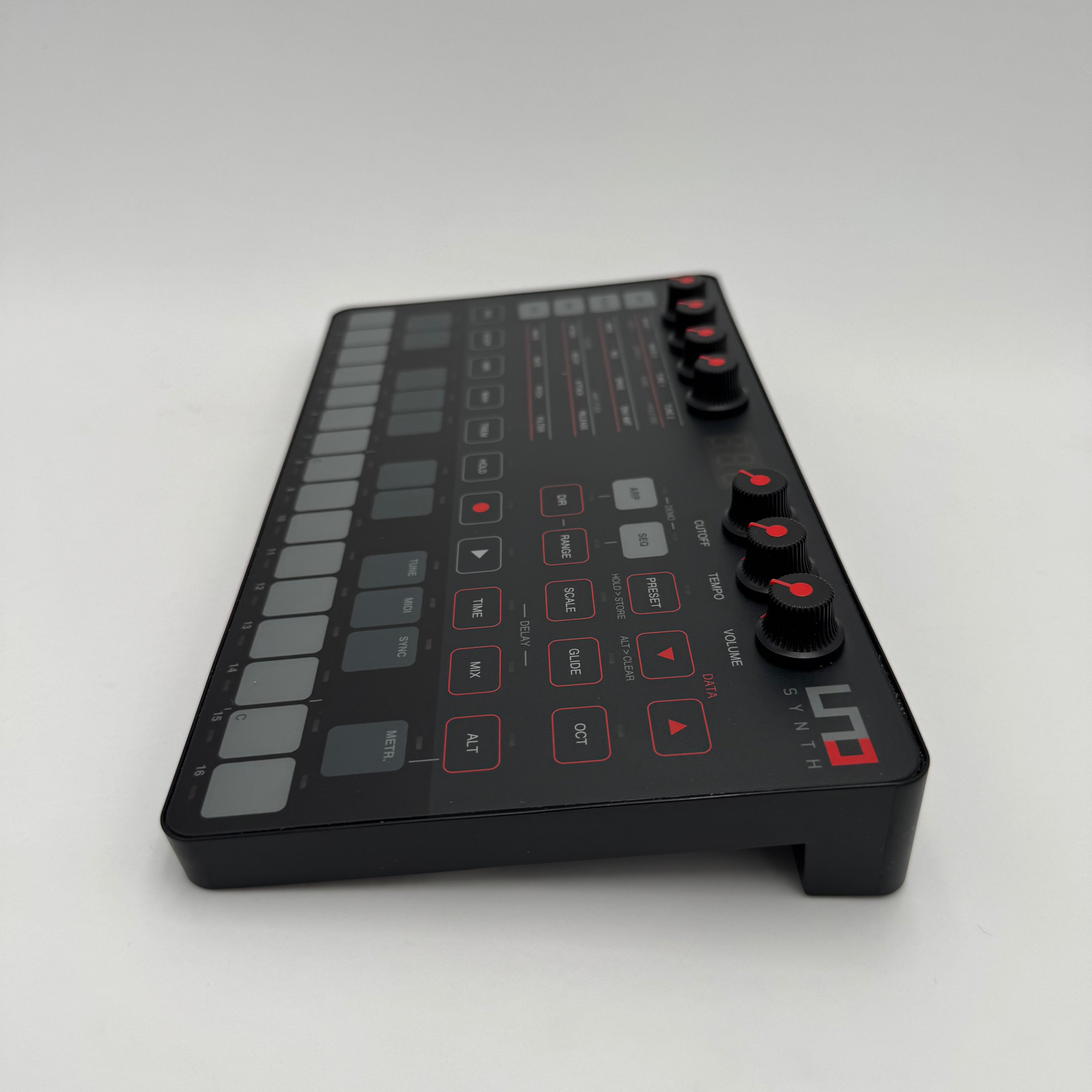 IK Multimedia UNO Synth Portable Analog Synthesizer - Black