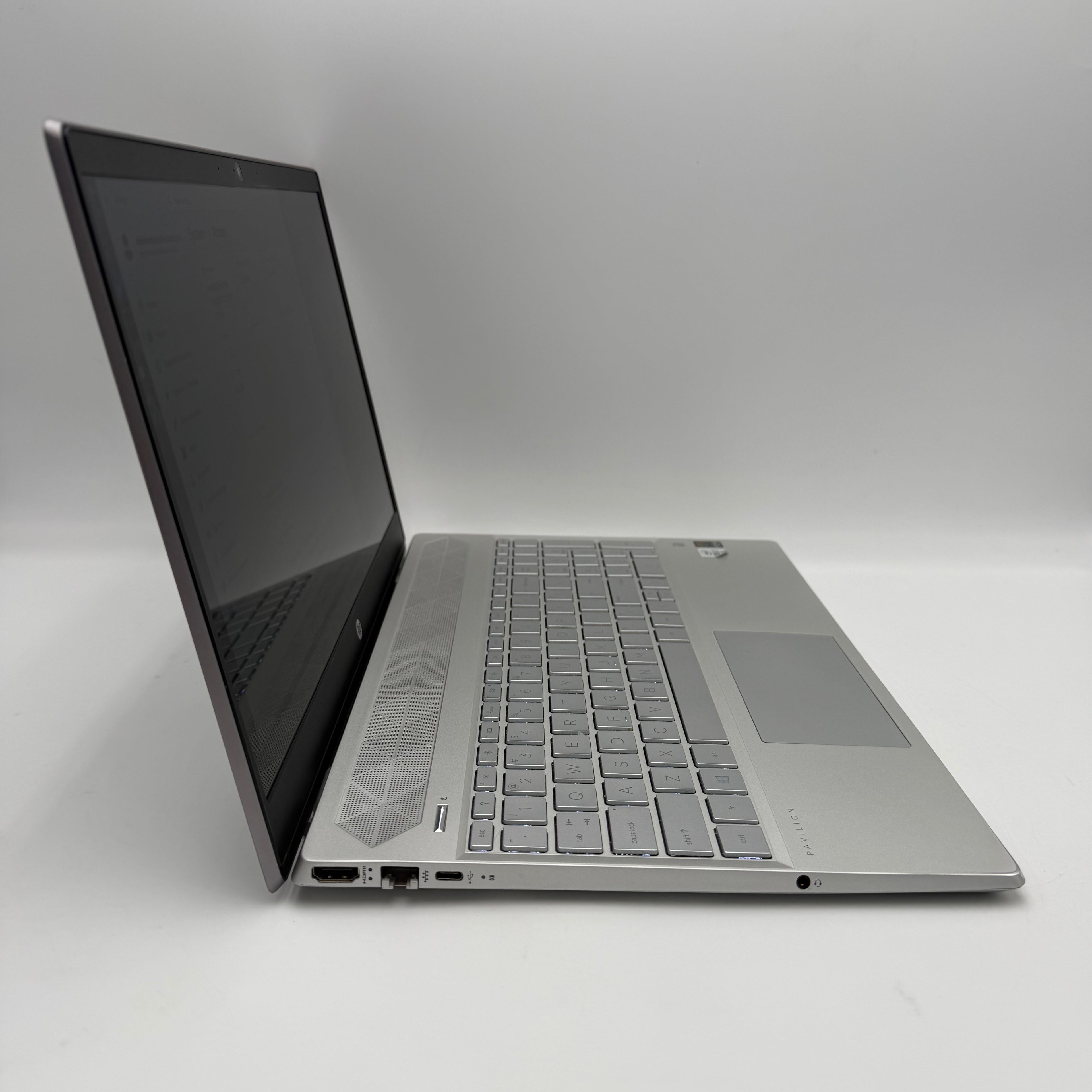 HP Pavilion 15-cs3065cl Core i7 32GB 1TB Silver Touchscreen  Laptop