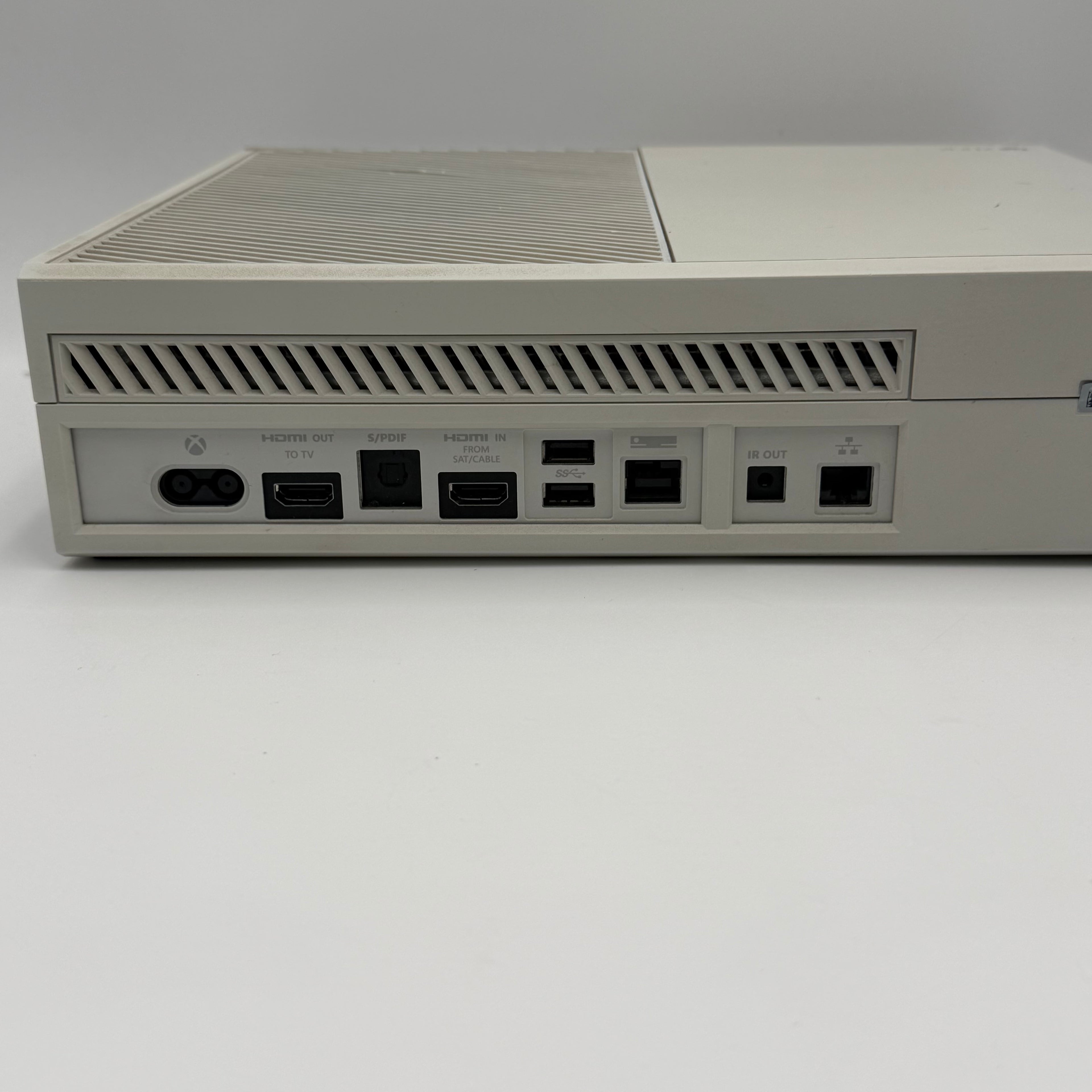 Microsoft Xbox One (1540) 2013 White 500GB Bad Disc Drive + Online ban - READ