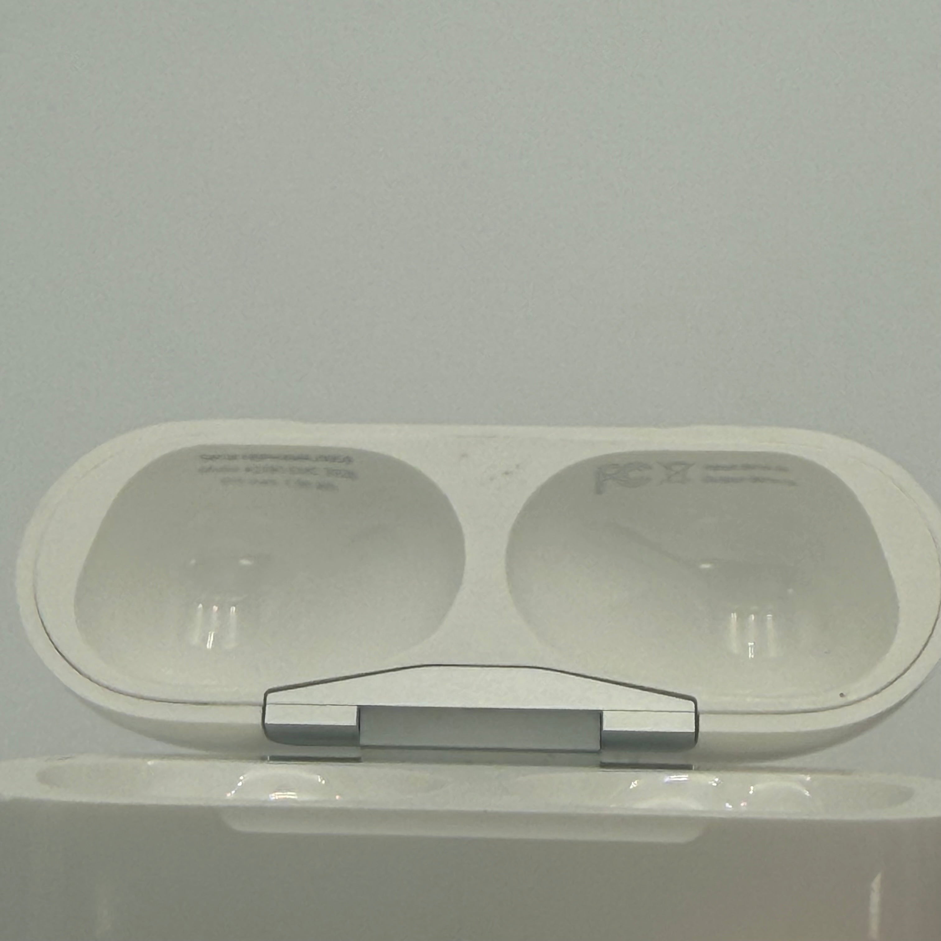 Apple AirPods Pro 1st Gen A2190 Charging Case (2019) - White