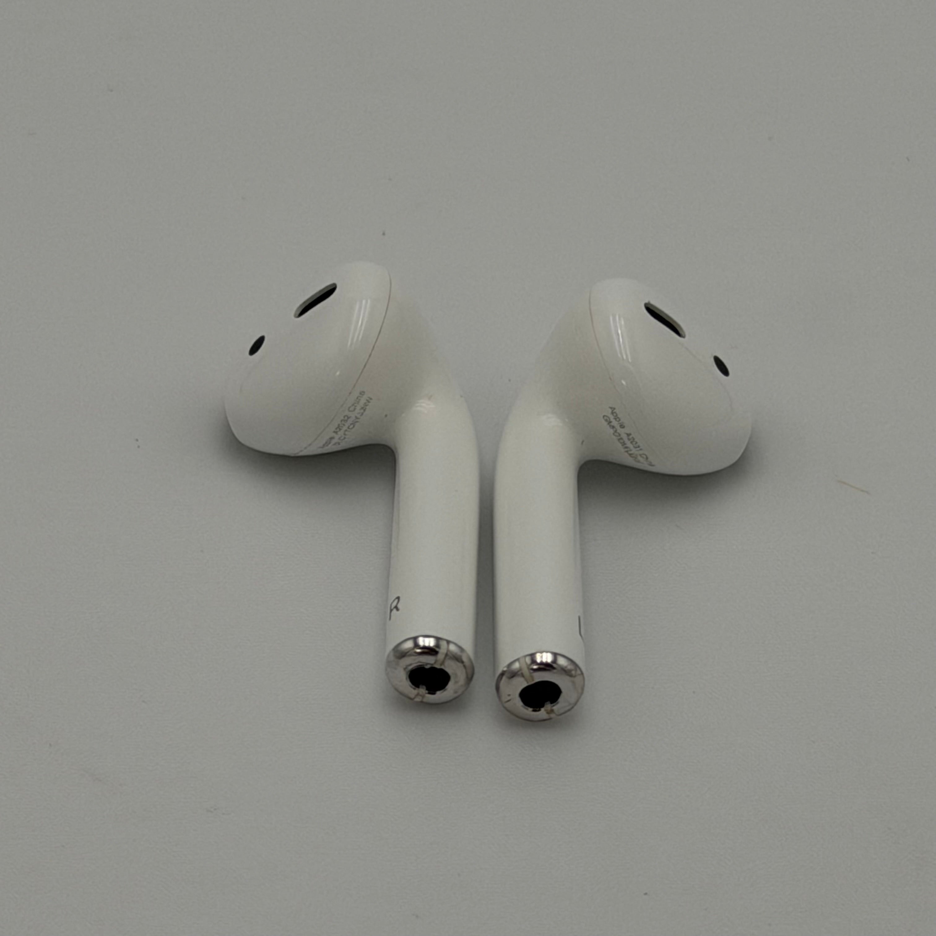 Apple AirPods 2nd Gen A1602 A2031 A2032 Complete Set White