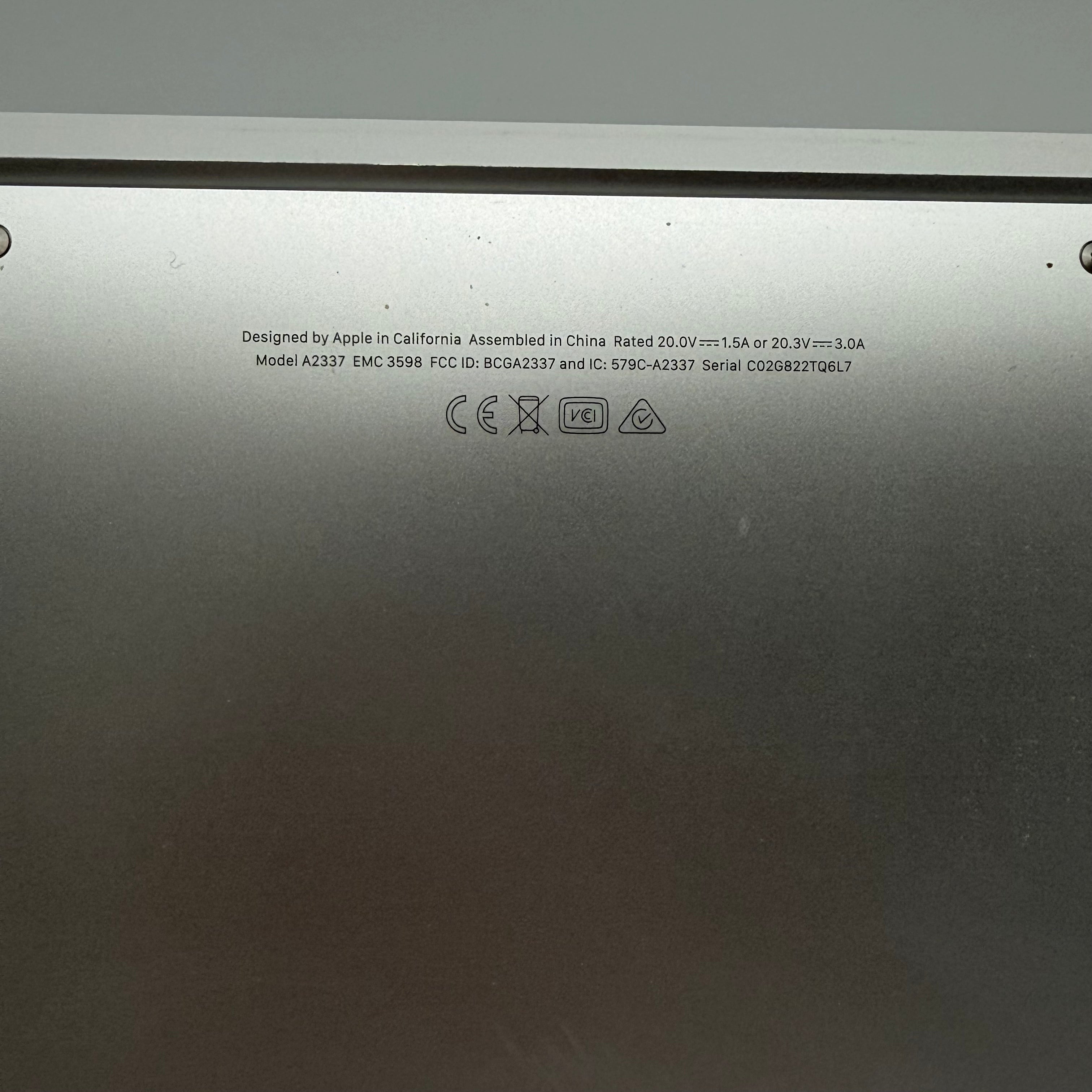 2020 Apple MacBook Air 13.3" M1 7C GPU 3.2GHz 8GB RAM 256GB SSD A2337