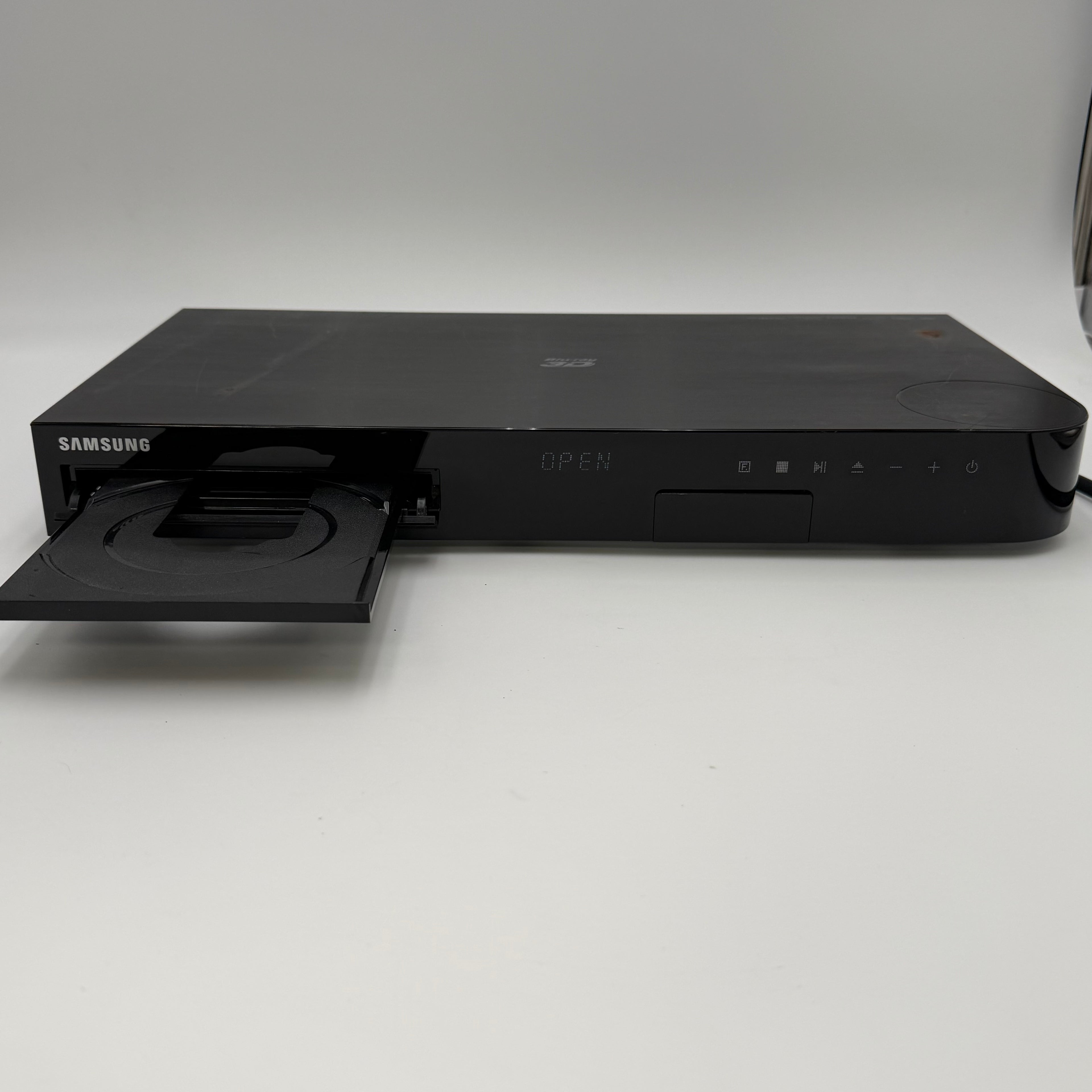 Samsung HT-J4500 Blu-ray 3D DVD CD Player Home Theater System HDMI USB No Remote