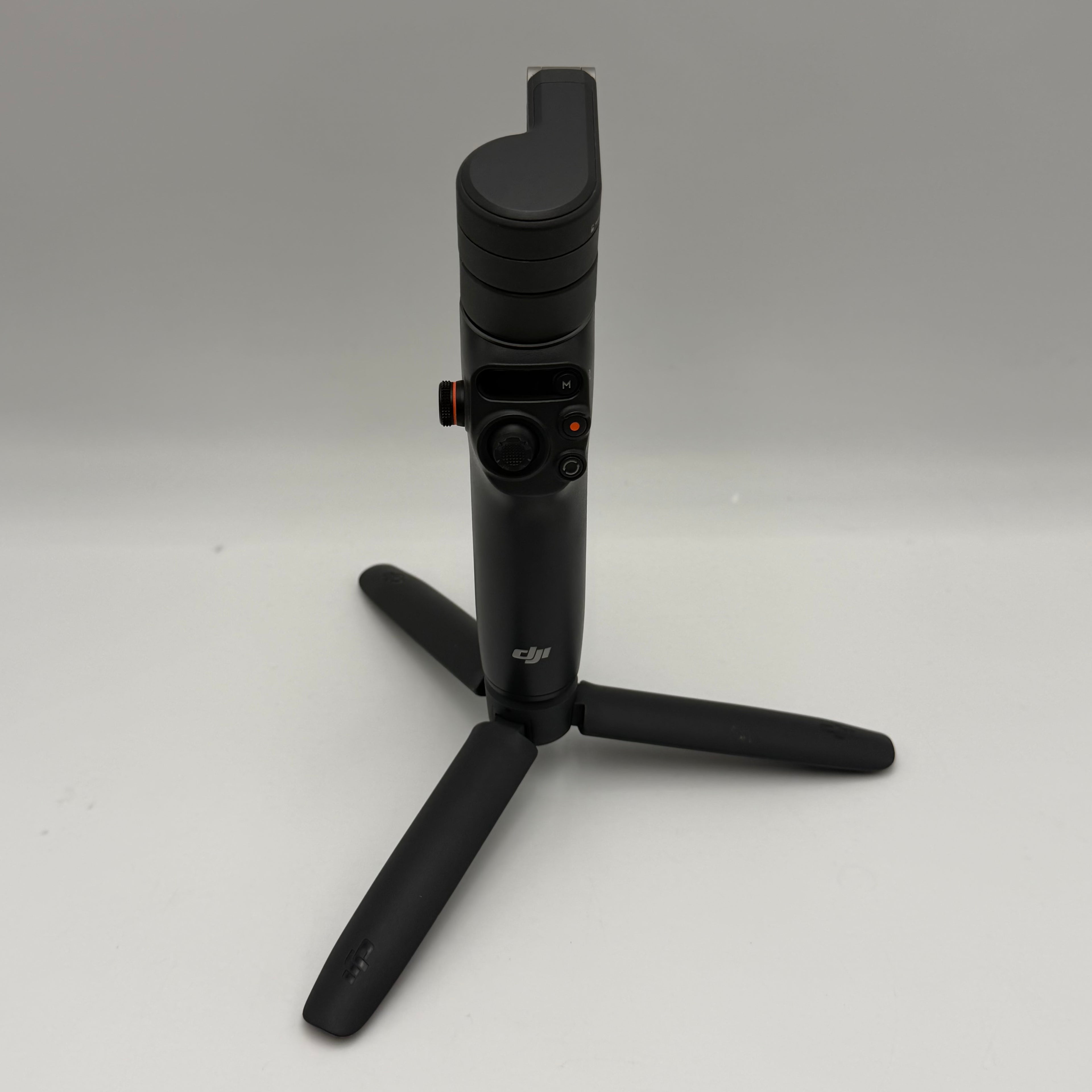 DJI Osmo Mobile 6 Smartphone 3-Axis Gimbal Stabilizer