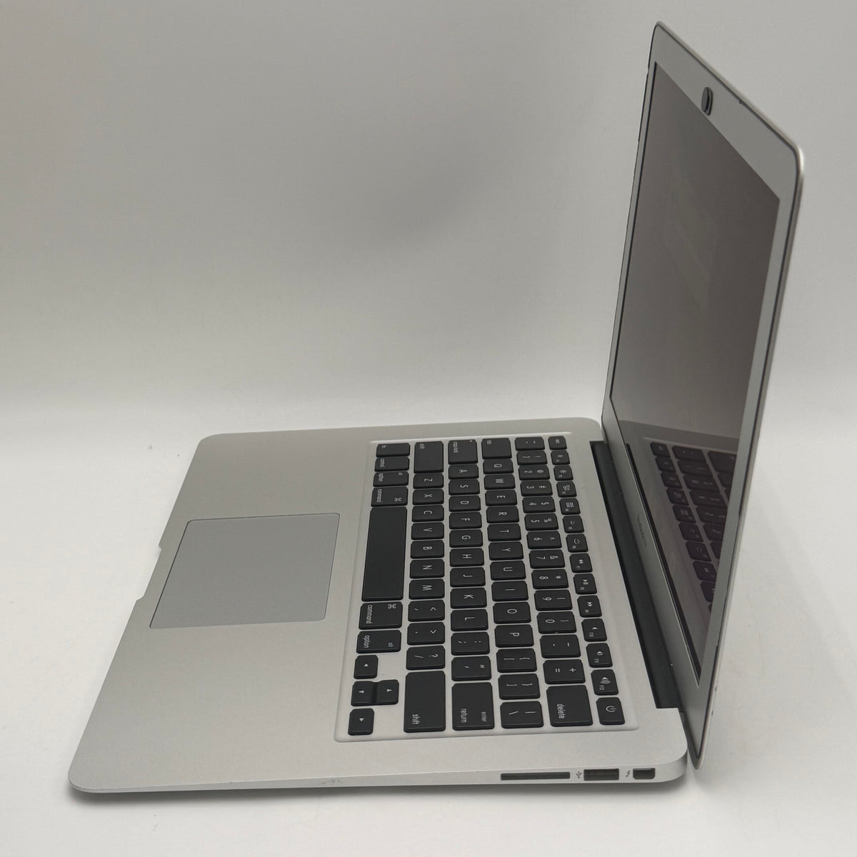 Apple MacBook Air 13" A1466 2017 Used - A