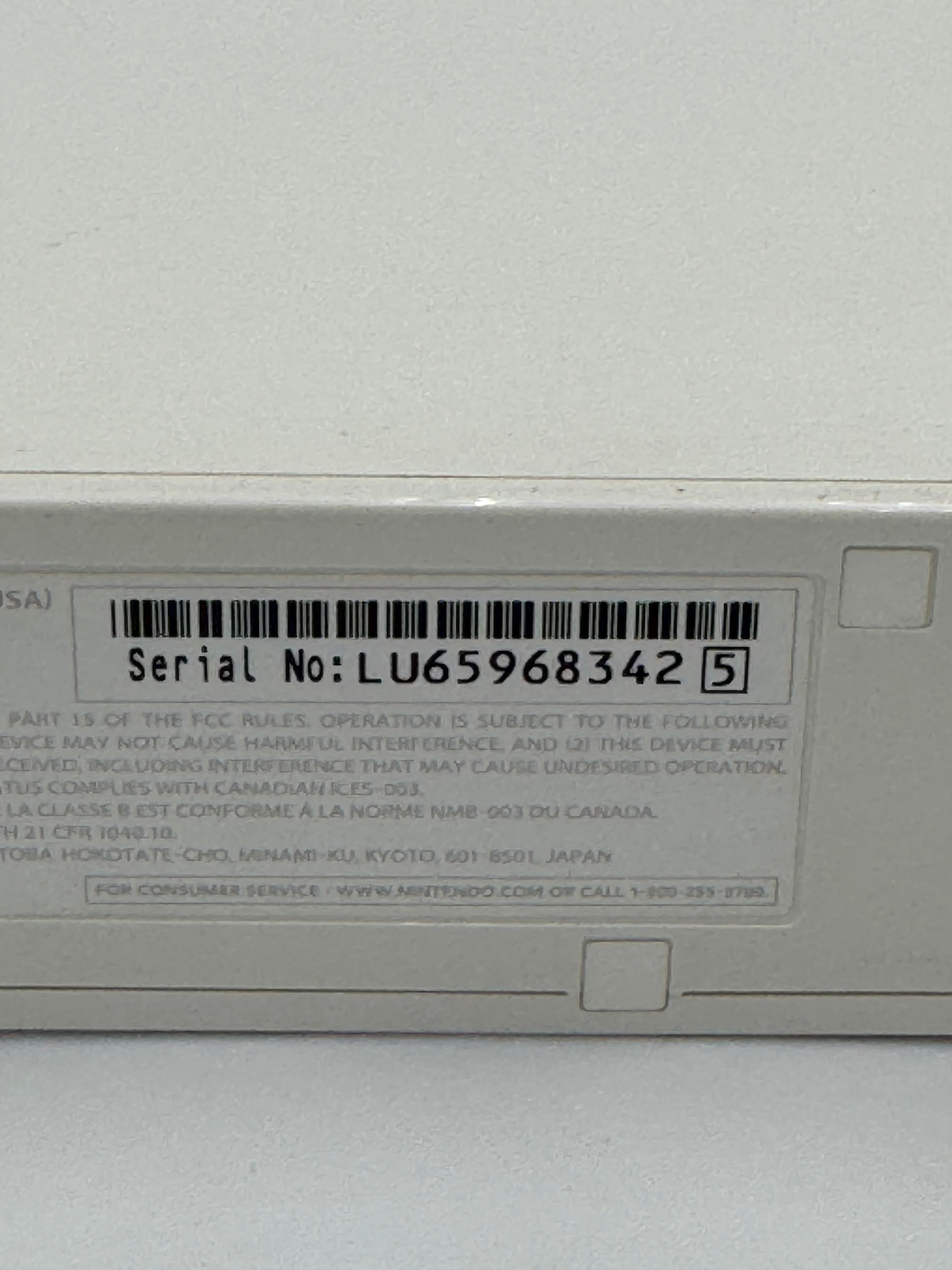 Nintendo Wii RVL-001 2006 Video Game Console - White