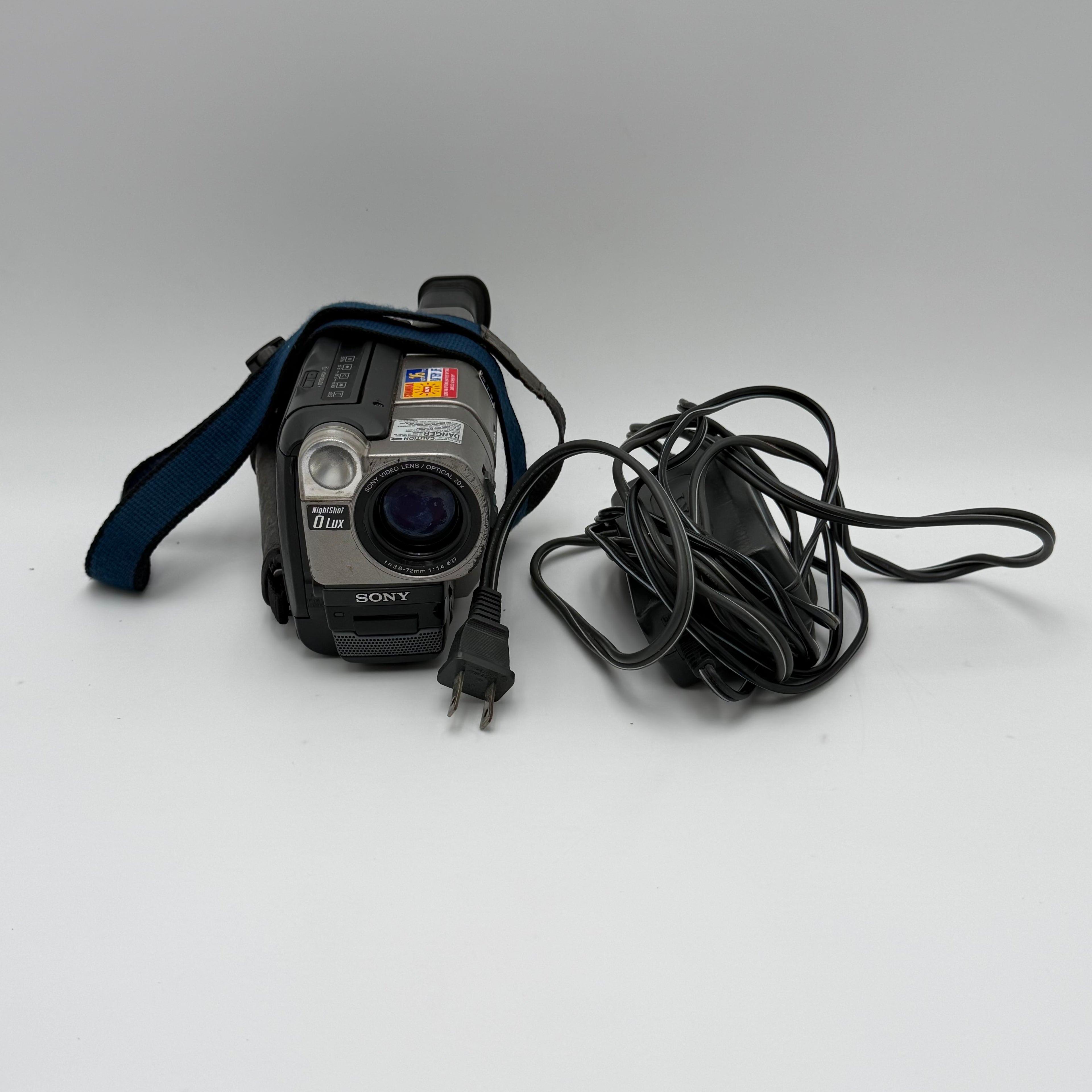 Sony Handycam CCD-TRV37 Video8 8mm Camcorder Player Night Vision Black