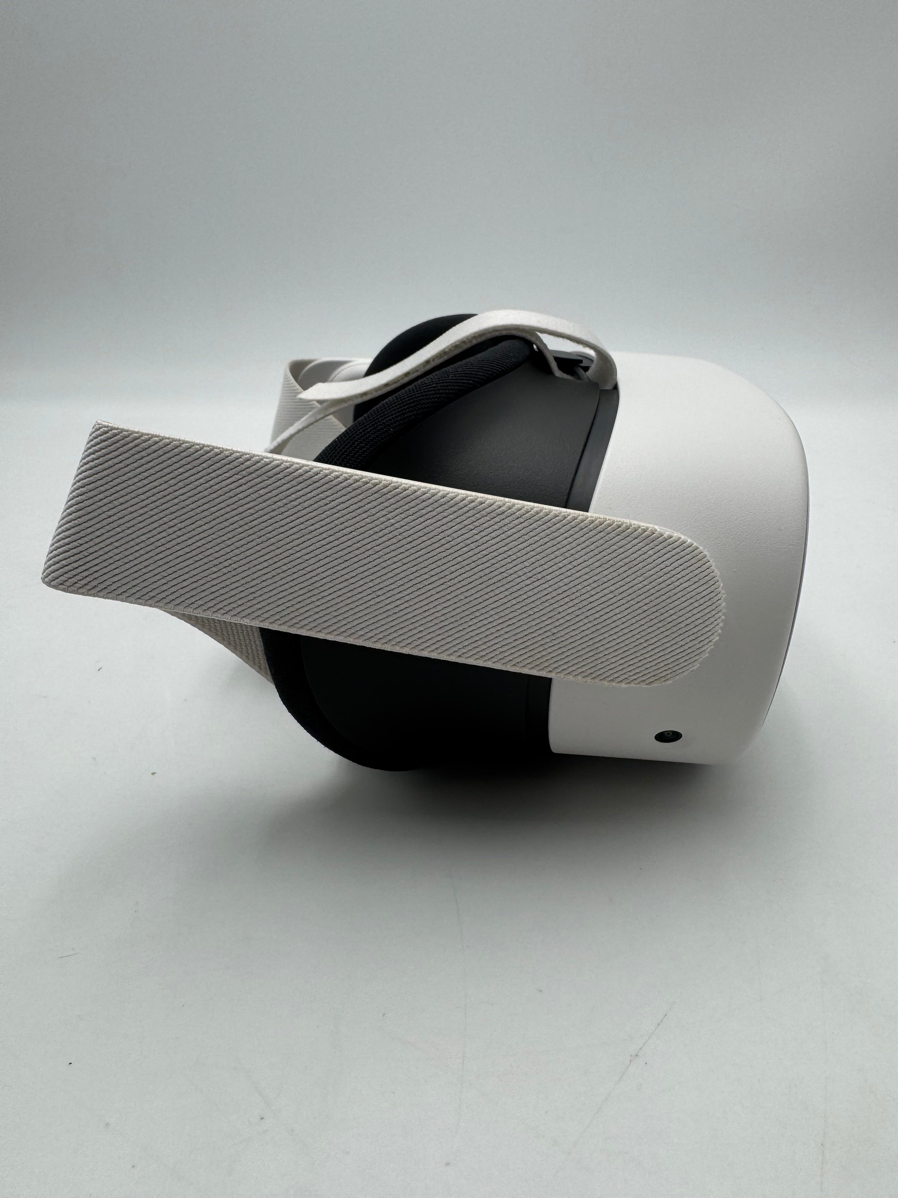Meta Quest 3S 256GB VR Headset w/ Controllers