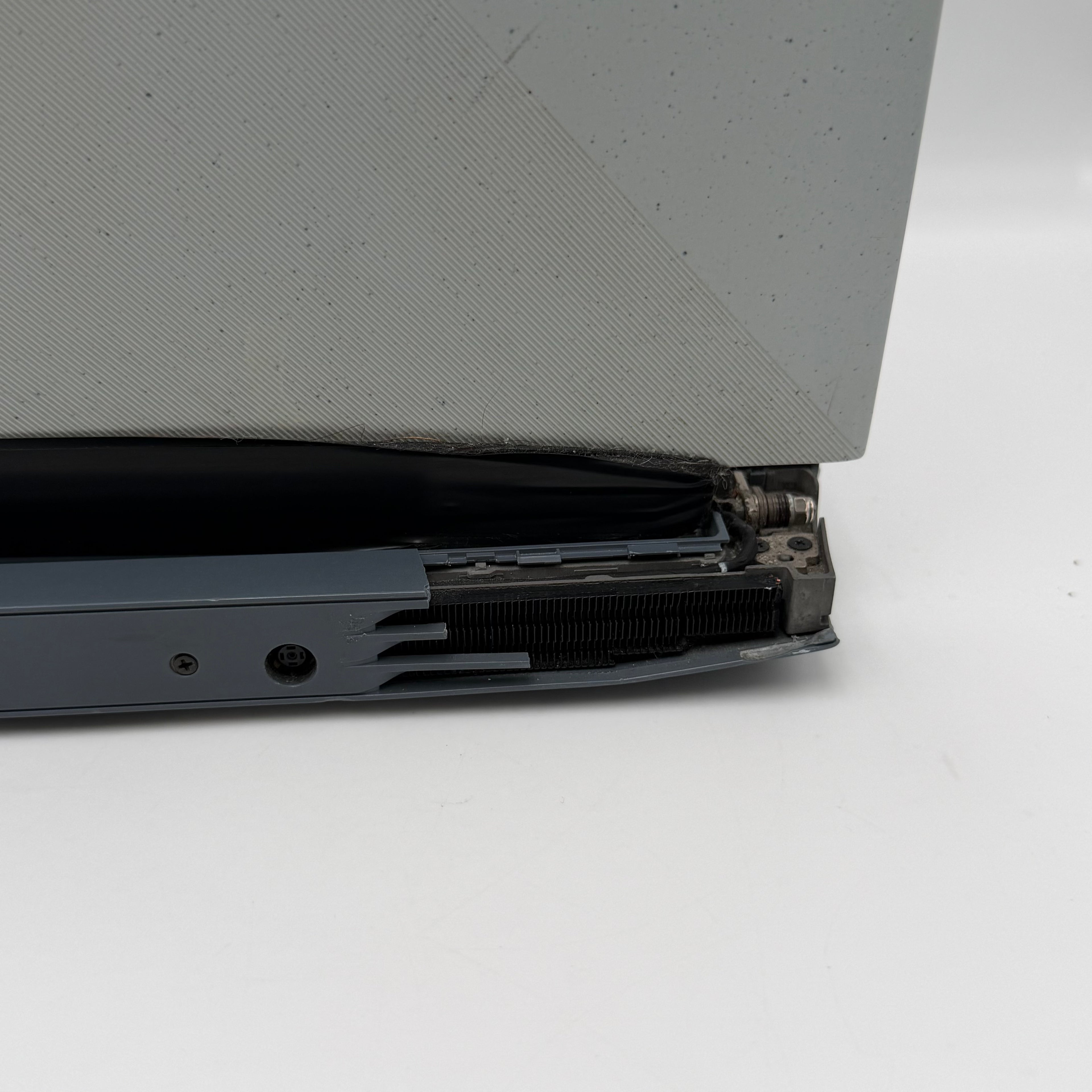 Dell G15 Ryzen Edition  512GB 32GB Laptop - Broken Frame - Read