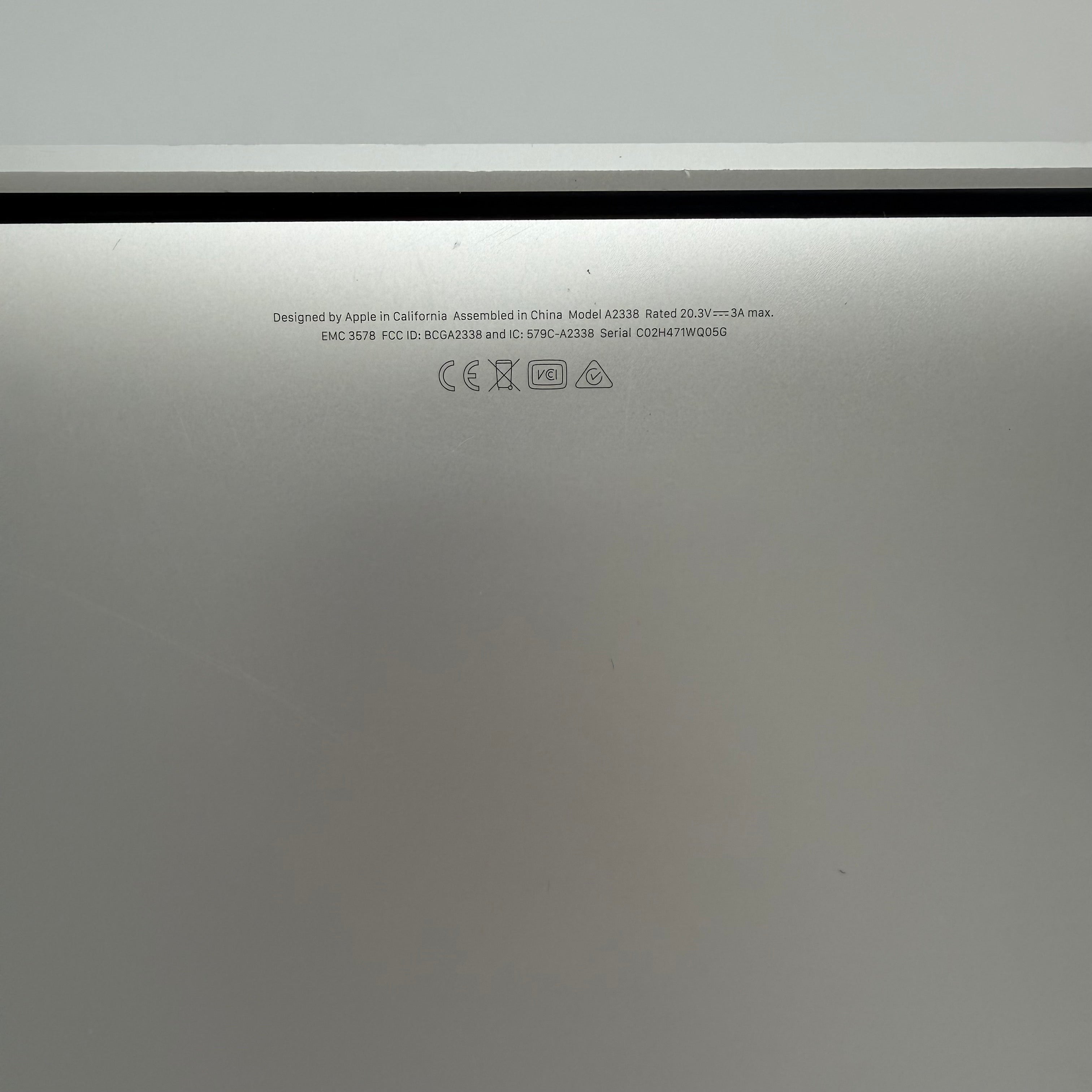 Apple MacBook Pro 13" 2020 - A2338 - M1 8-Core 3.20GHz -8GB - 256GB SSD Read