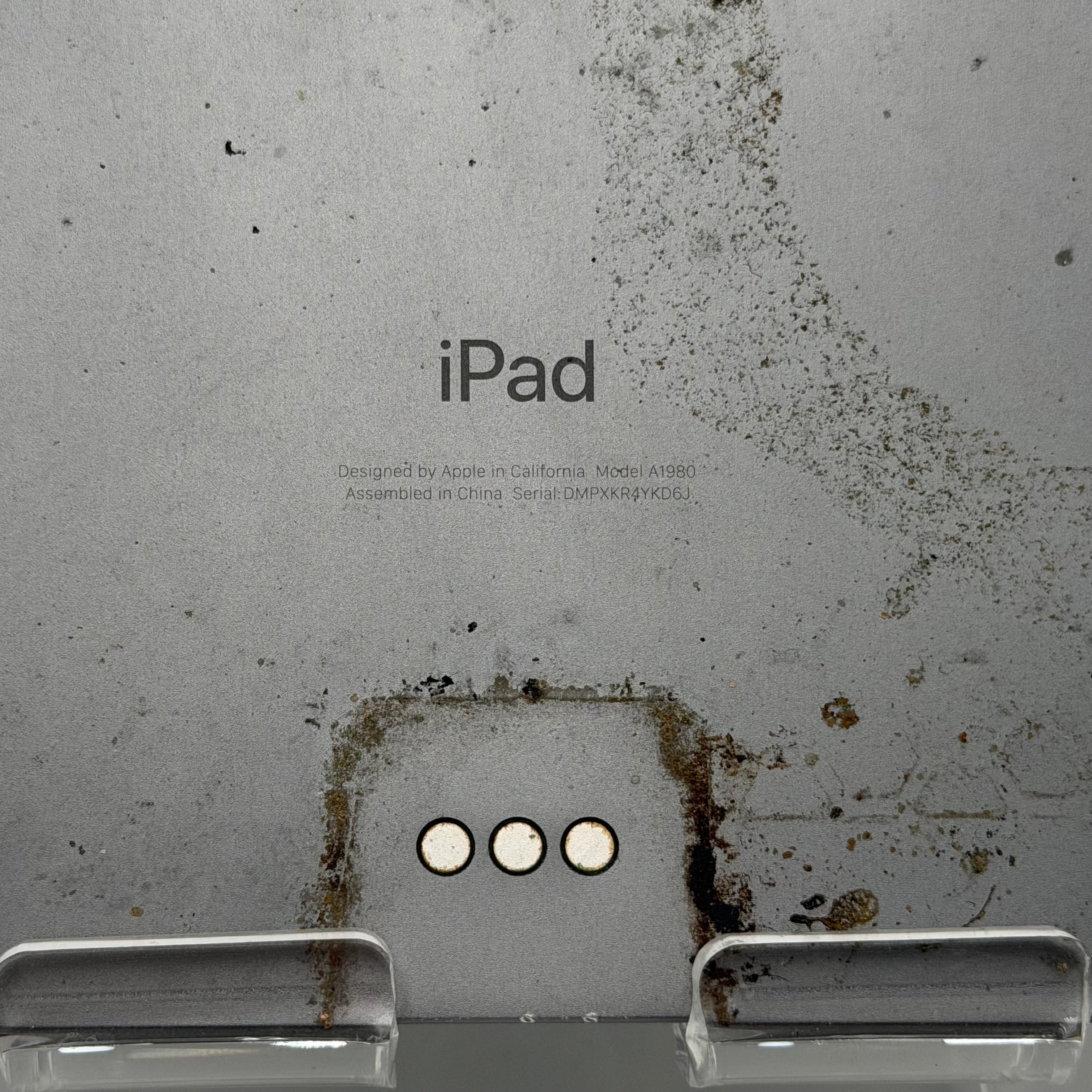 Apple iPad Pro 11" (1st Gen) A1980 64GB Wi-Fi Only Black Broken