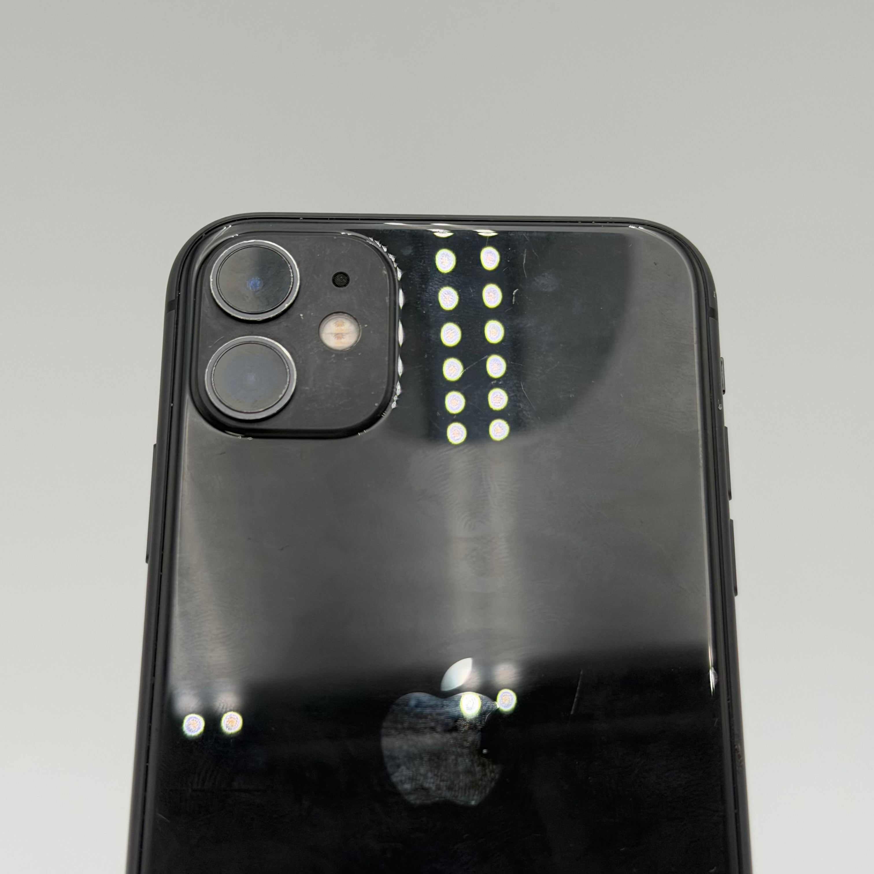 Broken Unlocked Apple iPhone 11 - 64GB - Bad Battery 75%