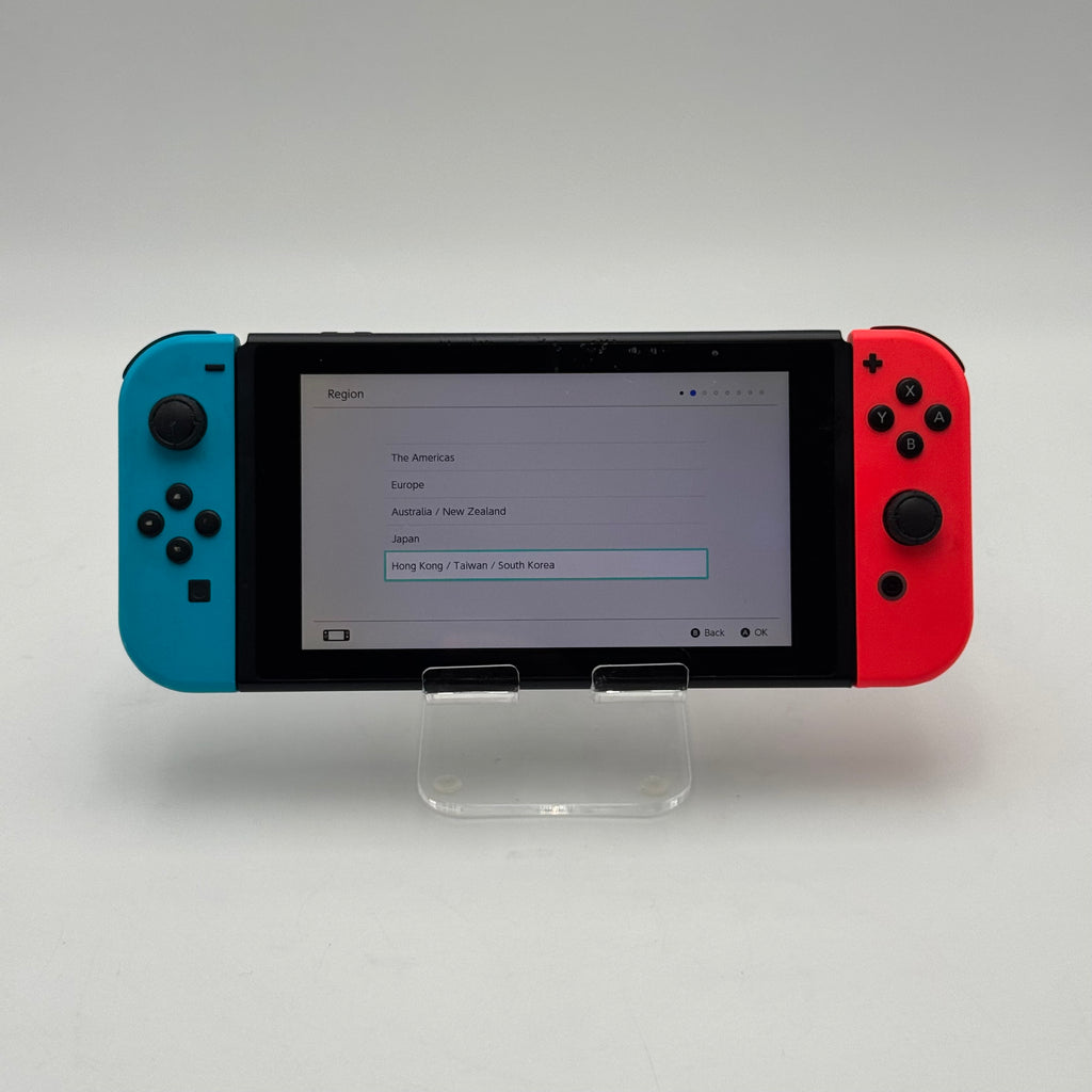 Nintendo Switch (HAC-001) 2017 Console Bundle - READ