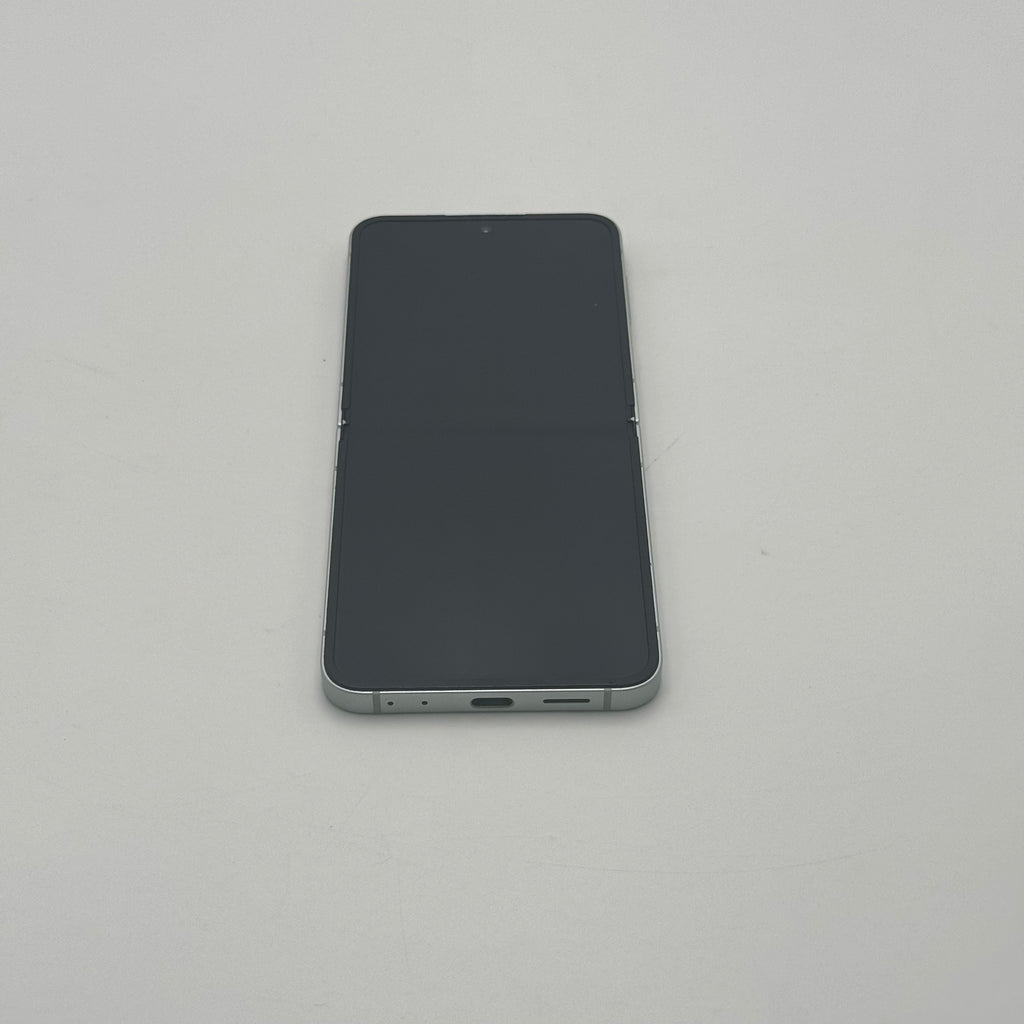 Samsung Galaxy Z Flip 6 512GB Unlocked Smartphone Green - Good Condition