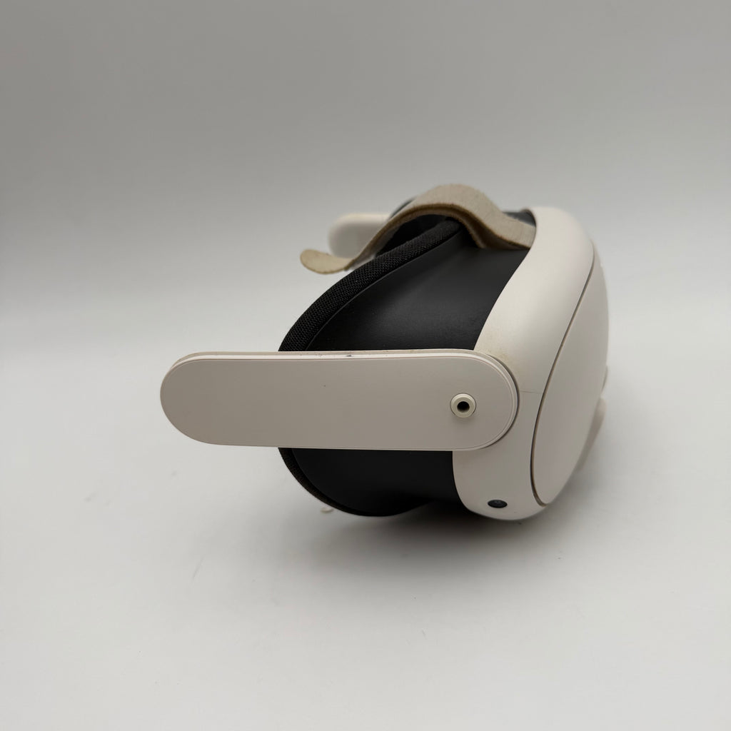 Meta Quest 3 VR 128GB Headset + L/R Touch Plus Controllers & Accessories