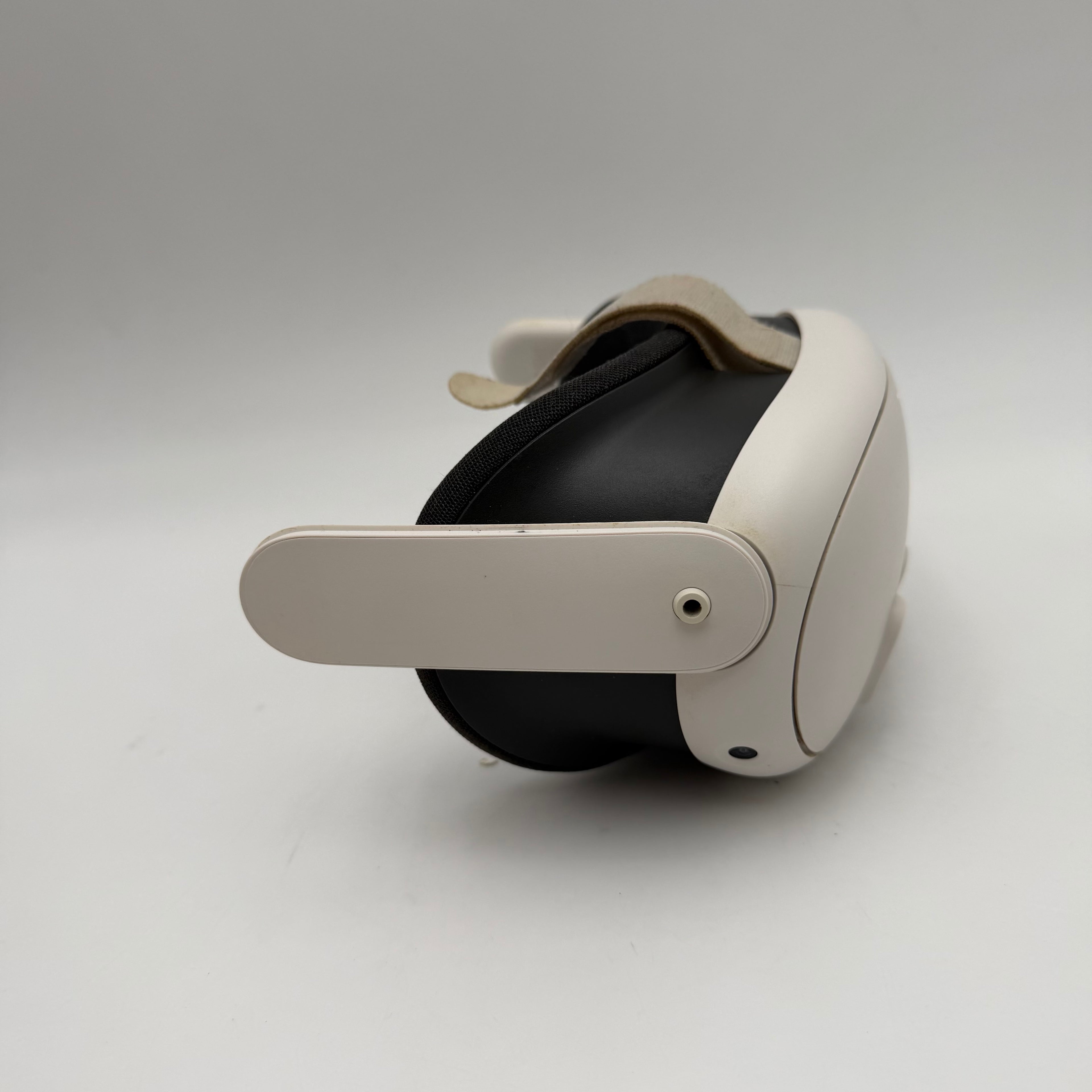 Meta Quest 3 VR 128GB Headset + L/R Touch Plus Controllers & Accessories