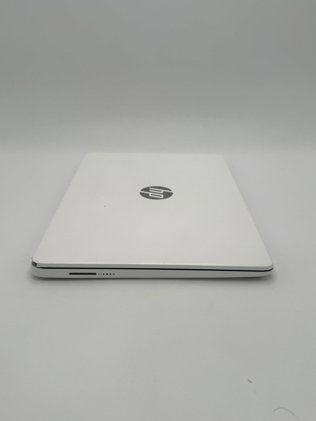 HP 14-dq0052dx 14-inch Laptop Intel Celeron 8GB RAM 64GB Silver