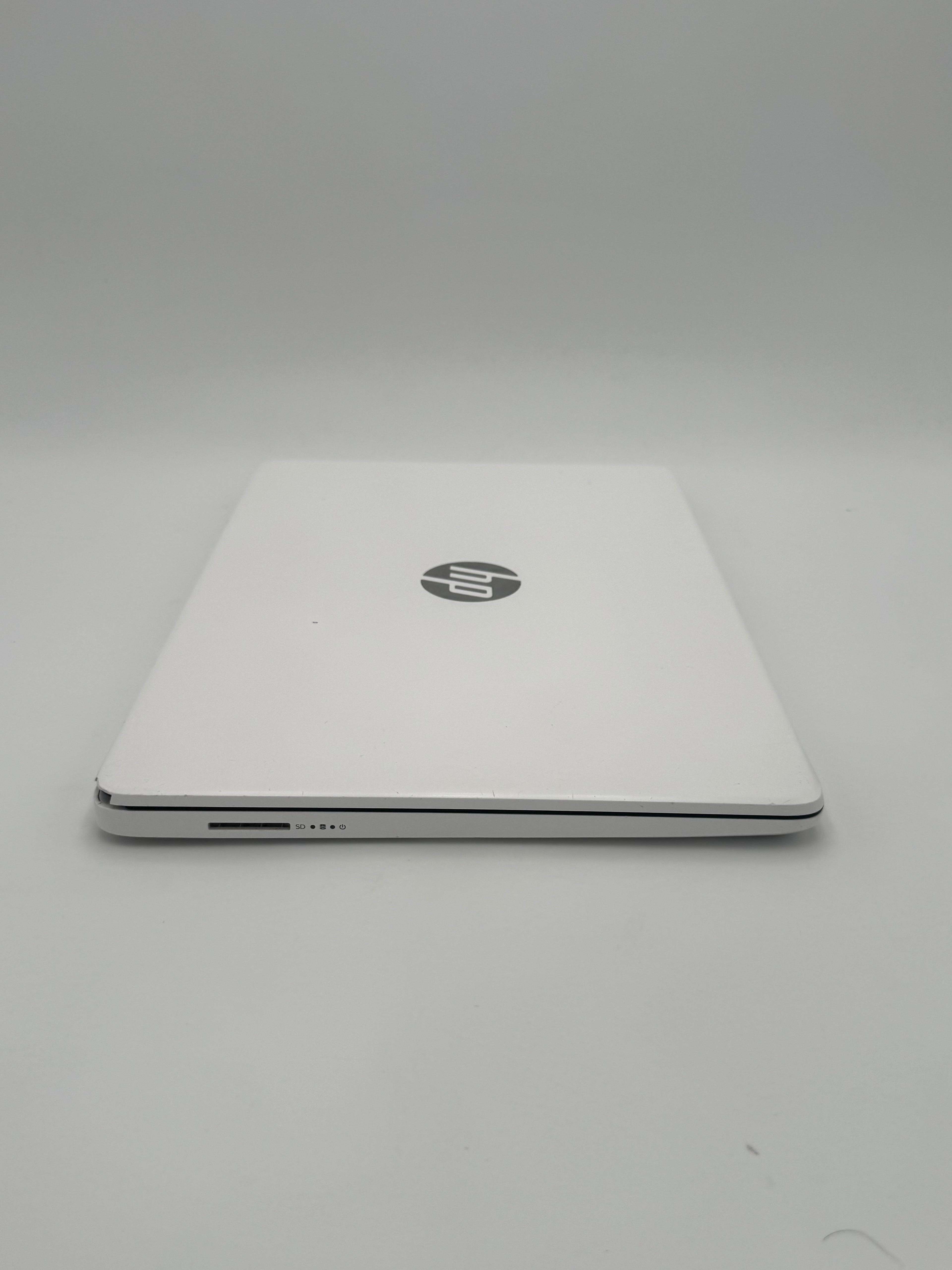HP 14-dq0052dx 14-inch Laptop Intel Celeron 8GB RAM 64GB Silver