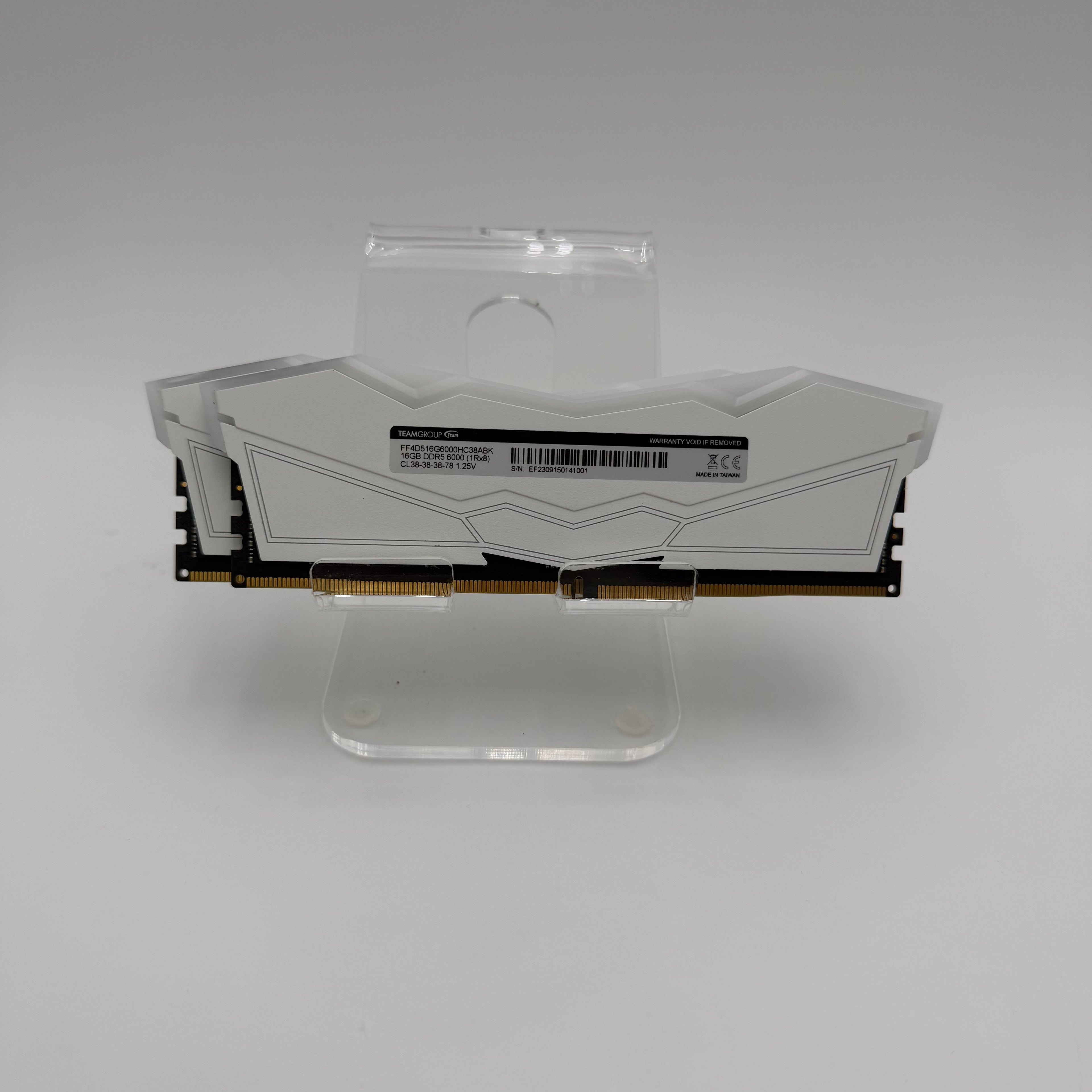 TEAMGROUP T-Force Delta RGB DDR5 32GB (2x16) 6000MHz CL38 XMP/EXPO White