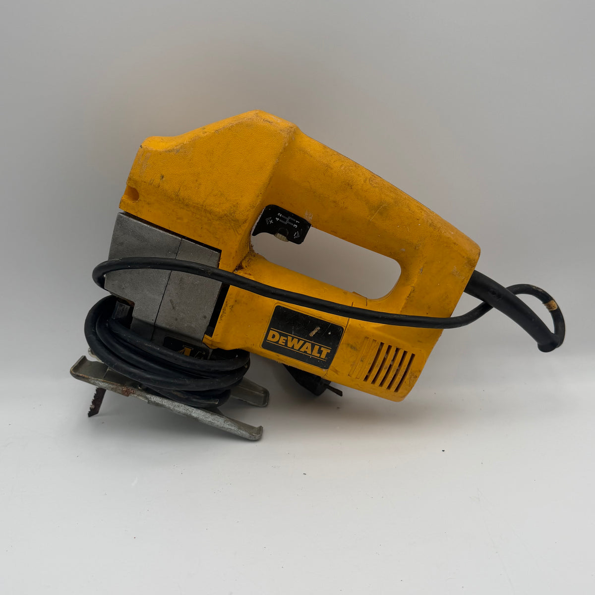 DeWalt DW318 Power Tool Used
