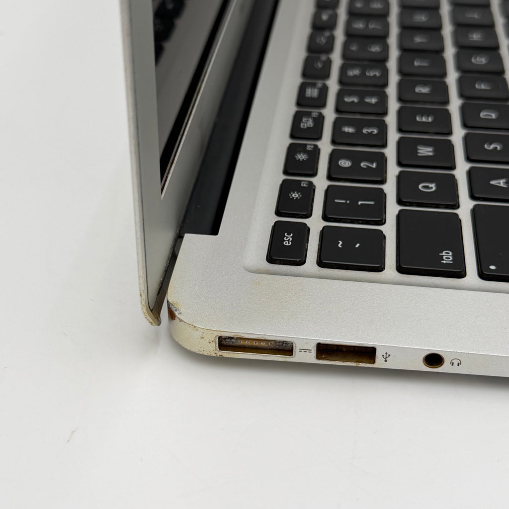 Apple MacBook Air  A1466 8Gb 128Gb  Laptop Broken - No Power