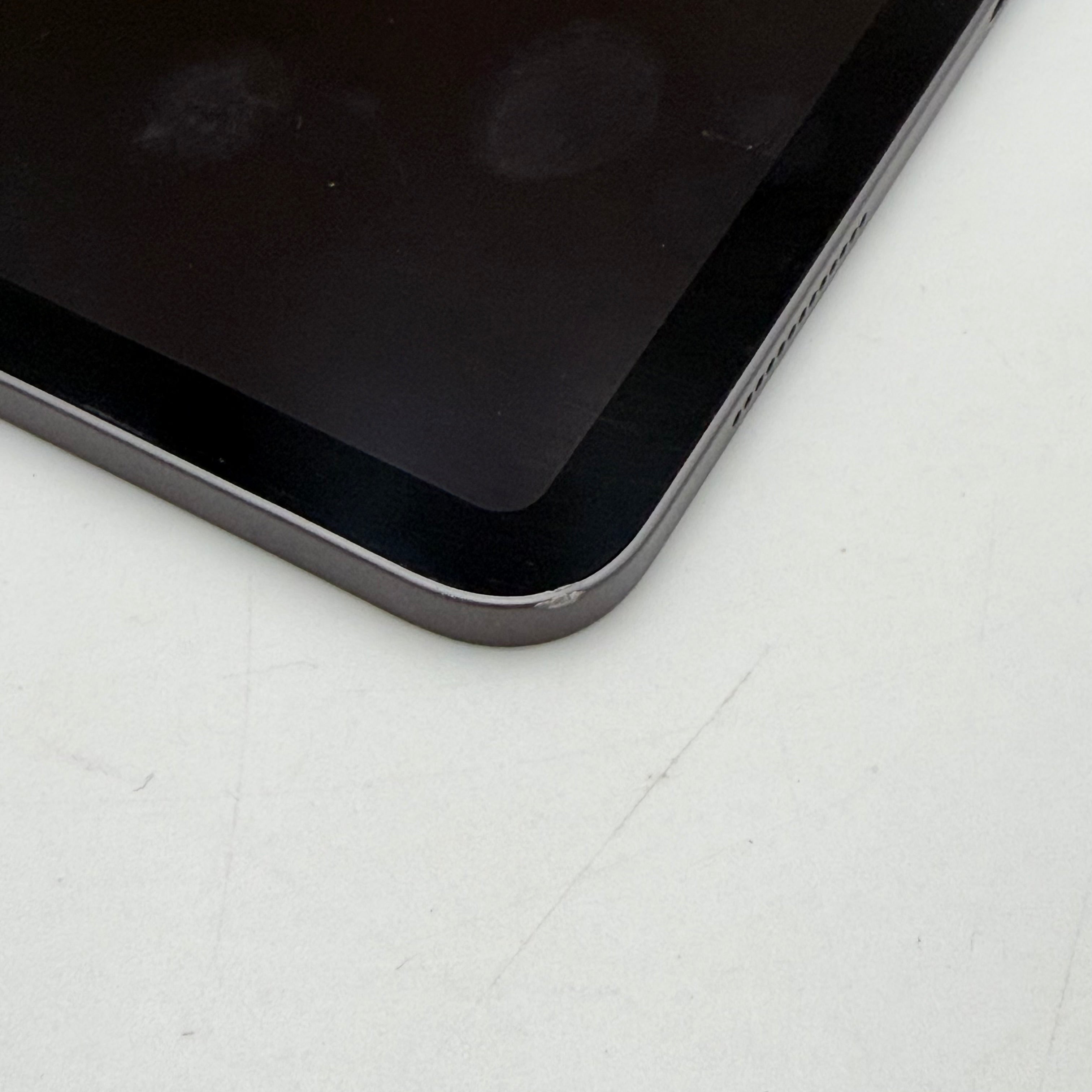 Apple iPad Pro 11" 2nd Gen A2228 128GB Wi-Fi Black Broken