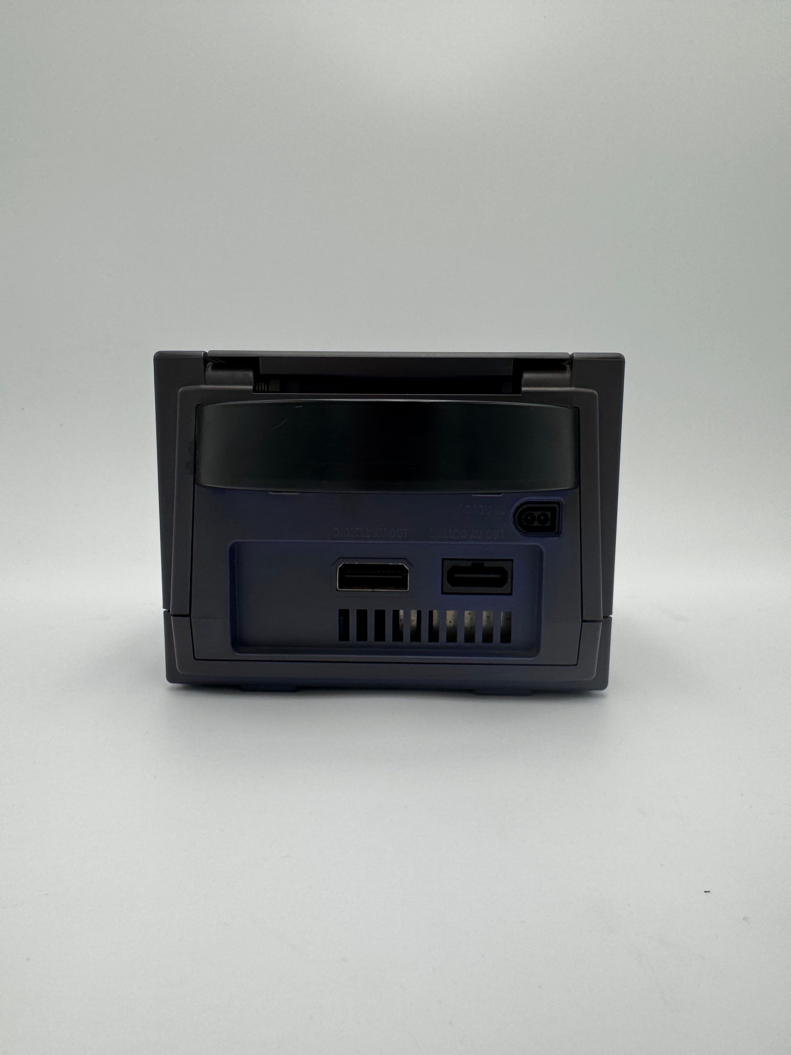 NY09-41481 Nintendo GameCube (DOL-001) 2001 Purple Console