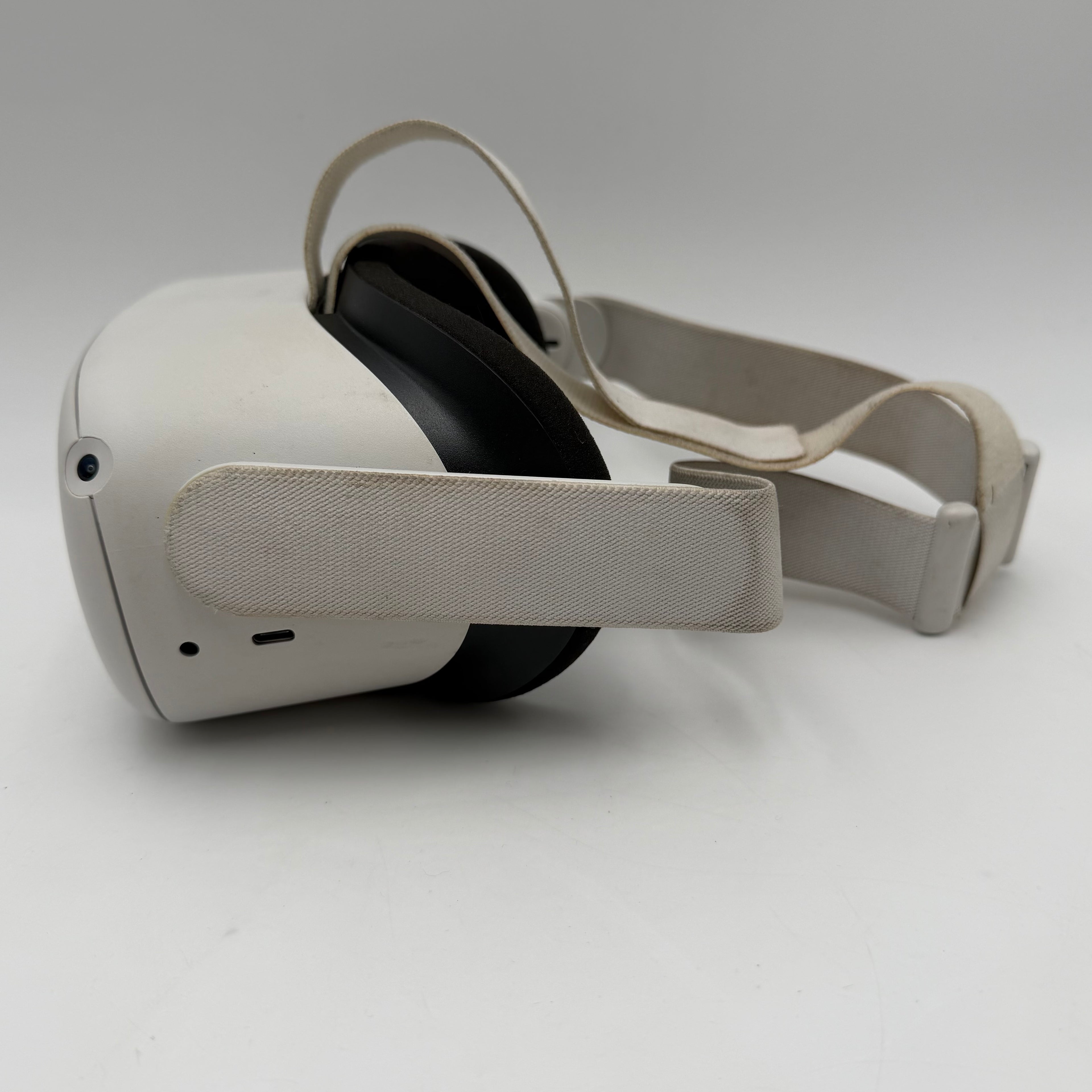 Meta Quest 2 All in One VR Headset White 128GB