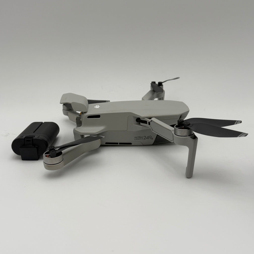 DJI MAVIC MINI DRONE UNBOUND 1 BATTERY ONLY 1 CABLE CONTROLLER CASE BLADE GUARDS