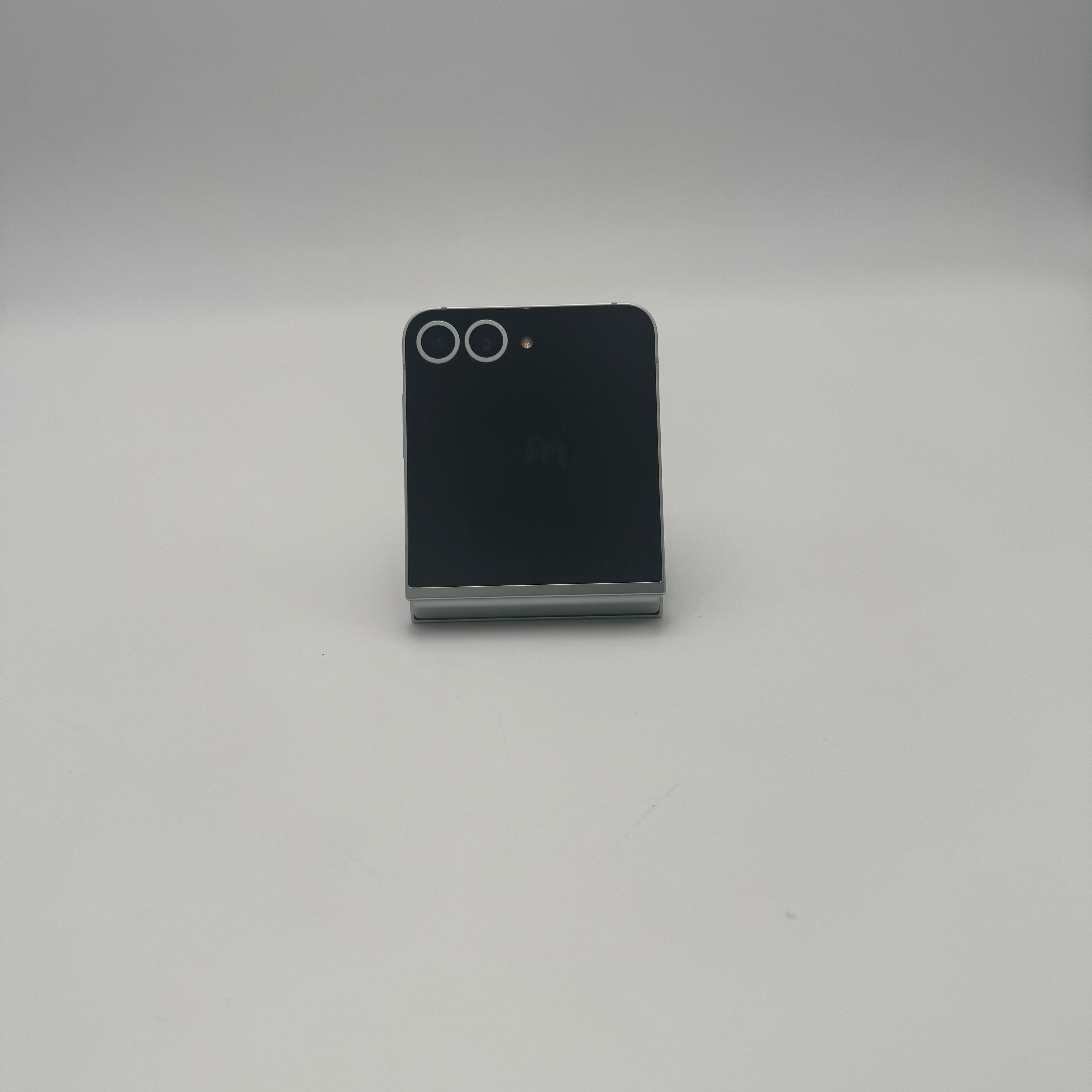 Samsung Galaxy Z Flip 6 512GB Unlocked Smartphone Green - Good Condition