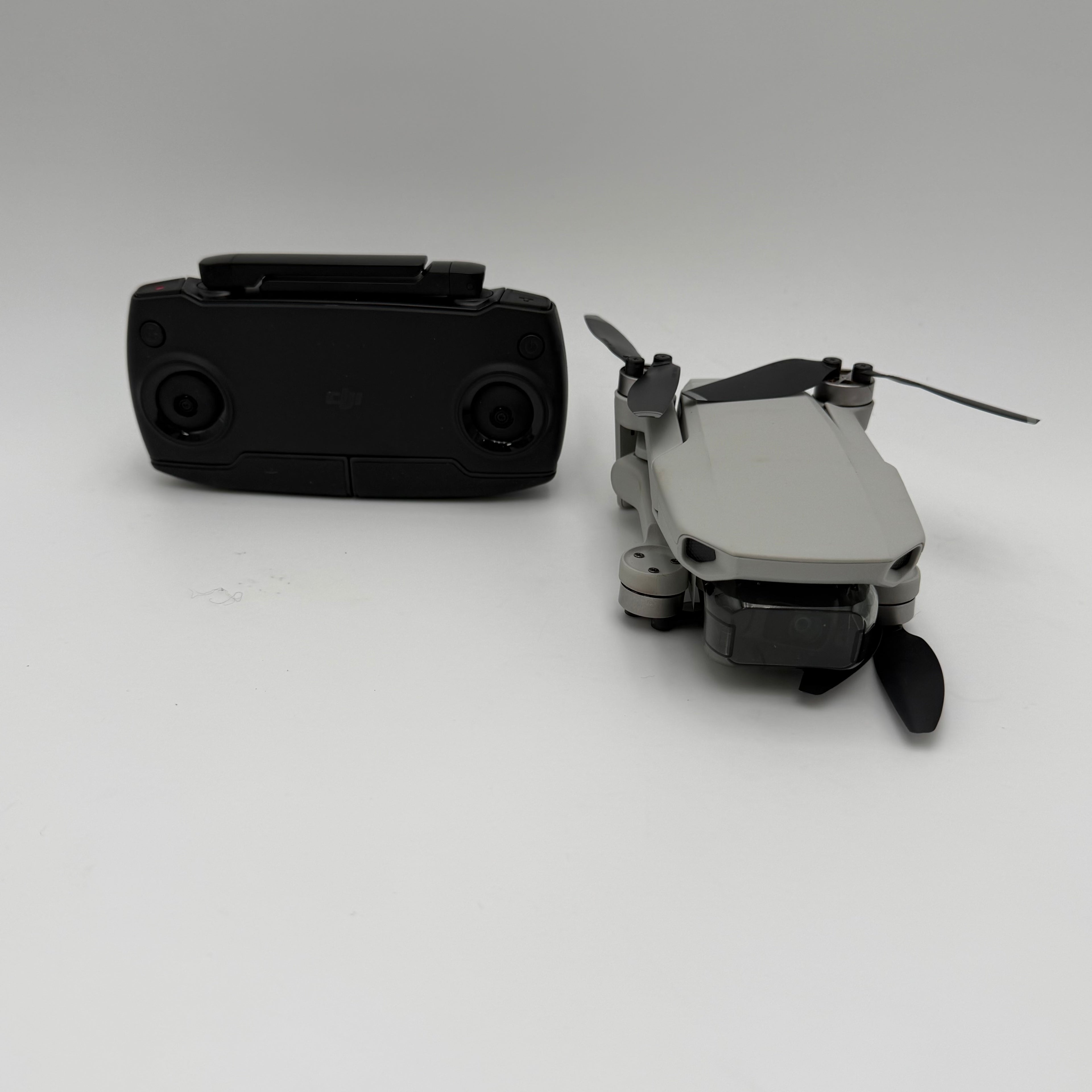 DJI MAVIC MINI DRONE UNBOUND 1 BATTERY ONLY 1 CABLE CONTROLLER CASE BLADE GUARDS