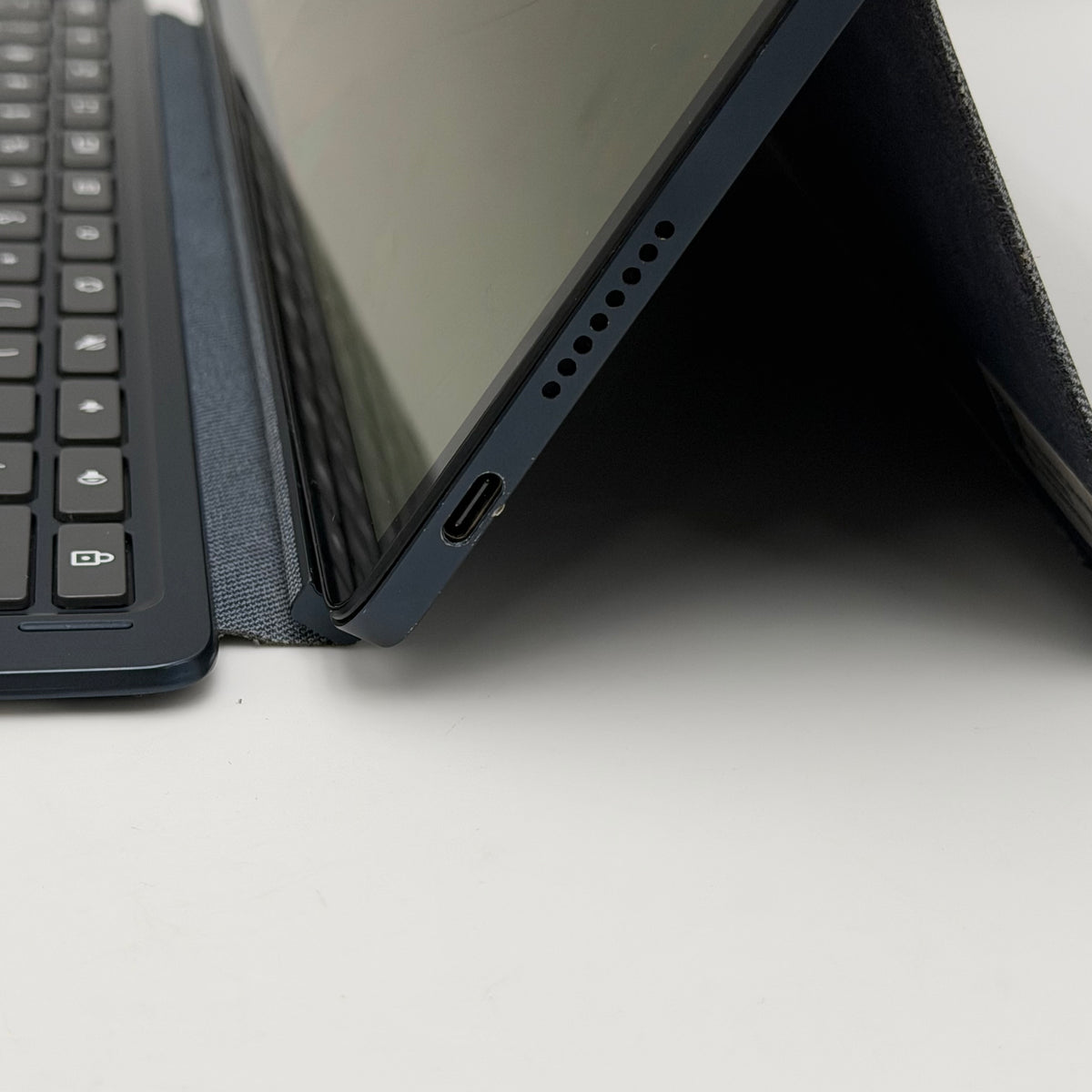 Lenovo IdeaPad Duet 5 Chromebook Broken Blue Laptop
