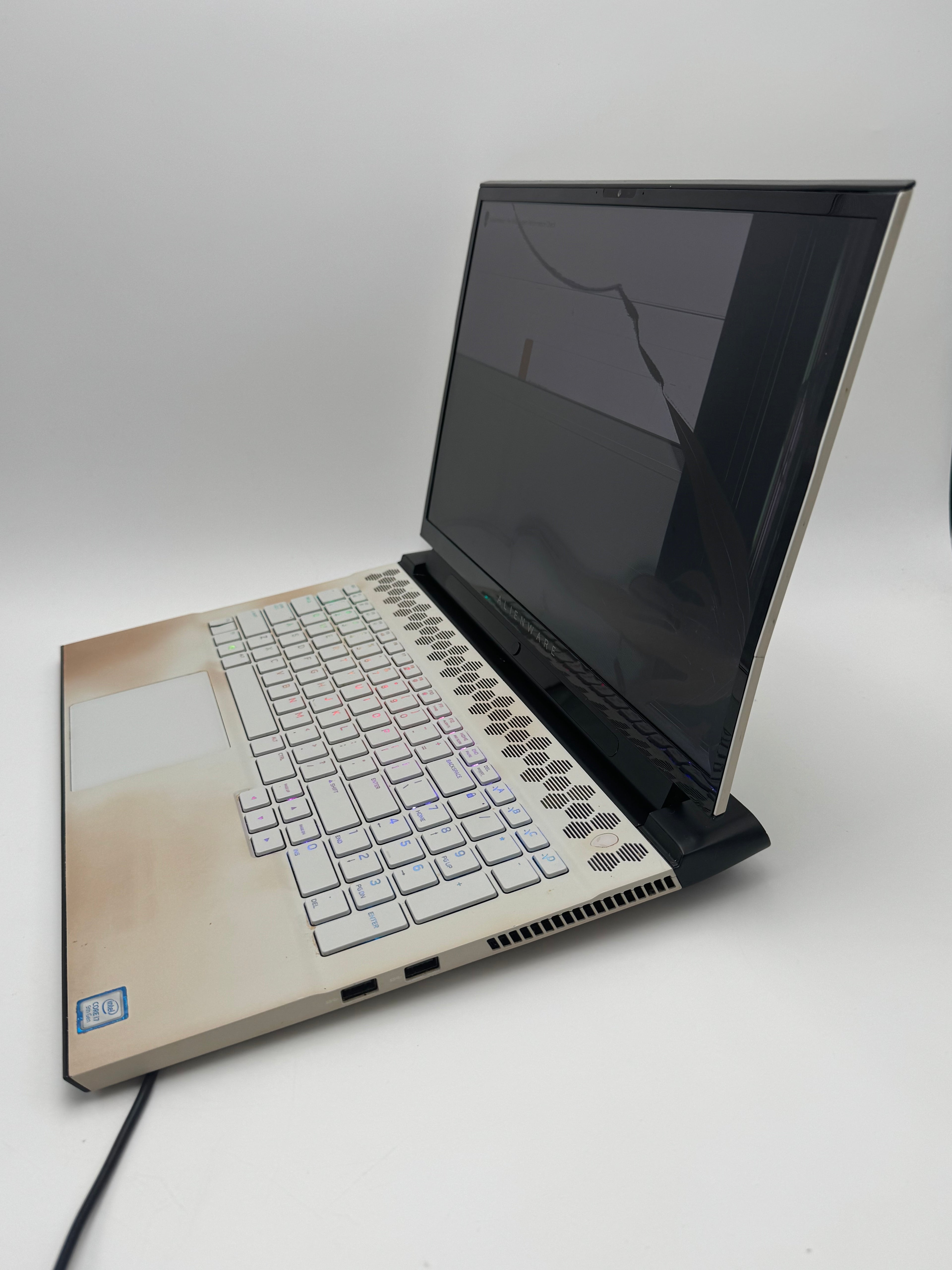 Cracked Screen OS Reset Alienware m17 R2 Laptop - Core i7, 16GB RAM, 512GB SSD, 17", Black