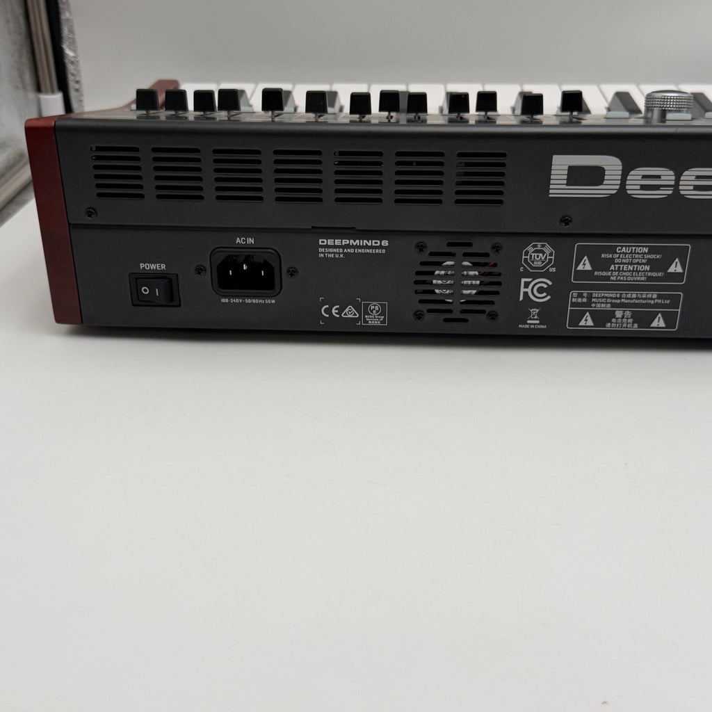 Behringer DeepMind 6 Pro Audio Synthesizer - Black