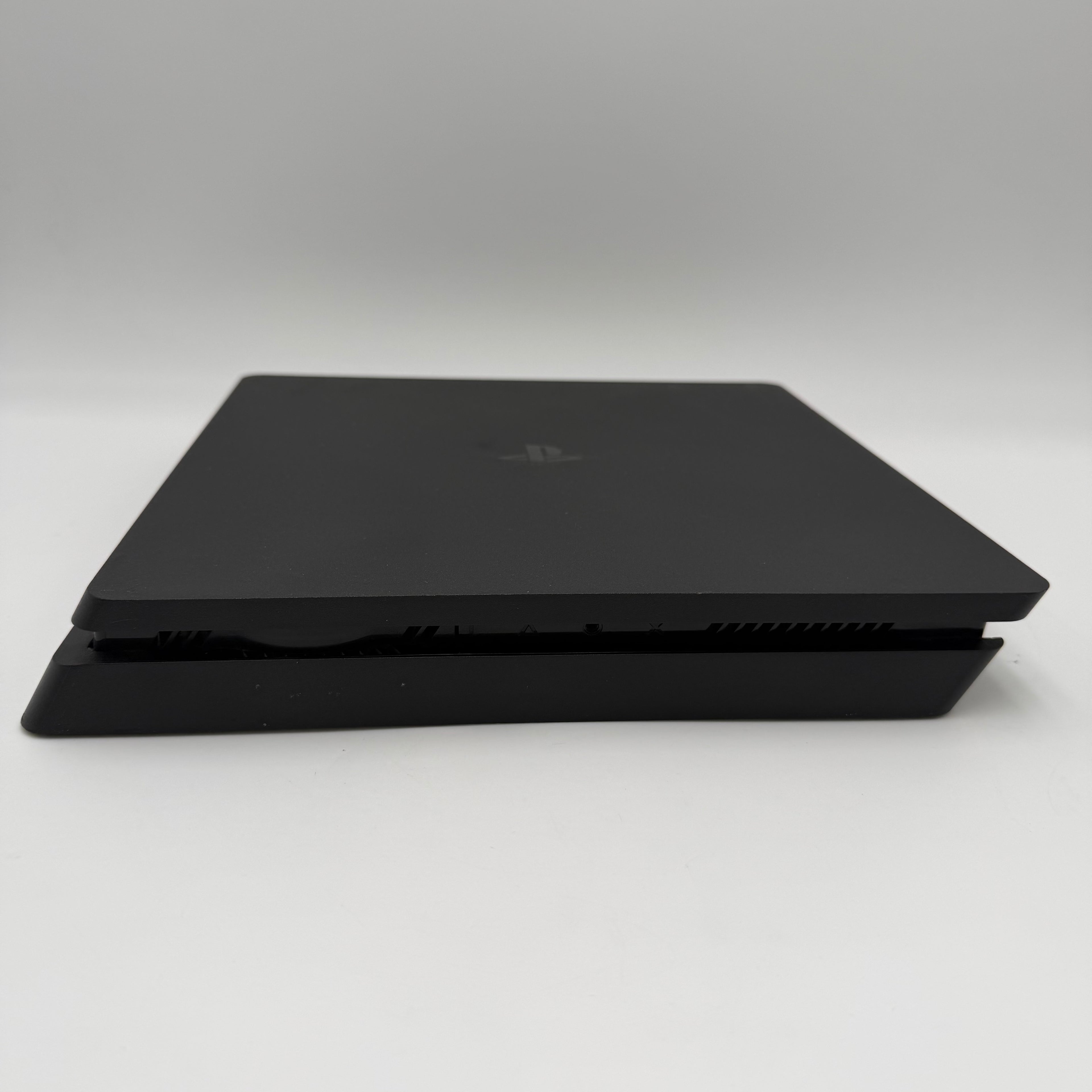 Sony PlayStation 4 Slim CUH-2215B 1TB Black Console Used - B