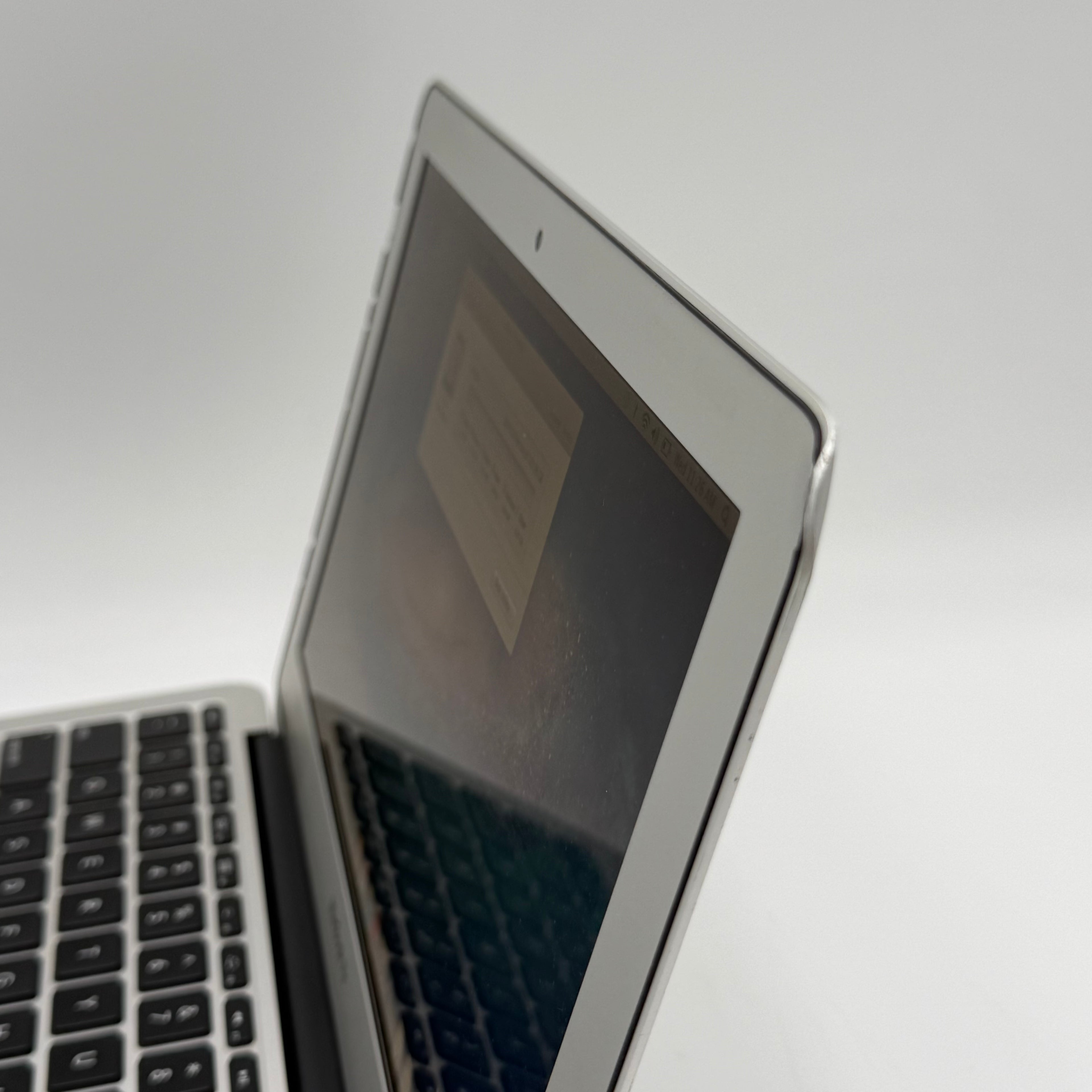 Apple MacBook Air 11" A1465 2012 4GB 128GB Core i5 1.7GHz