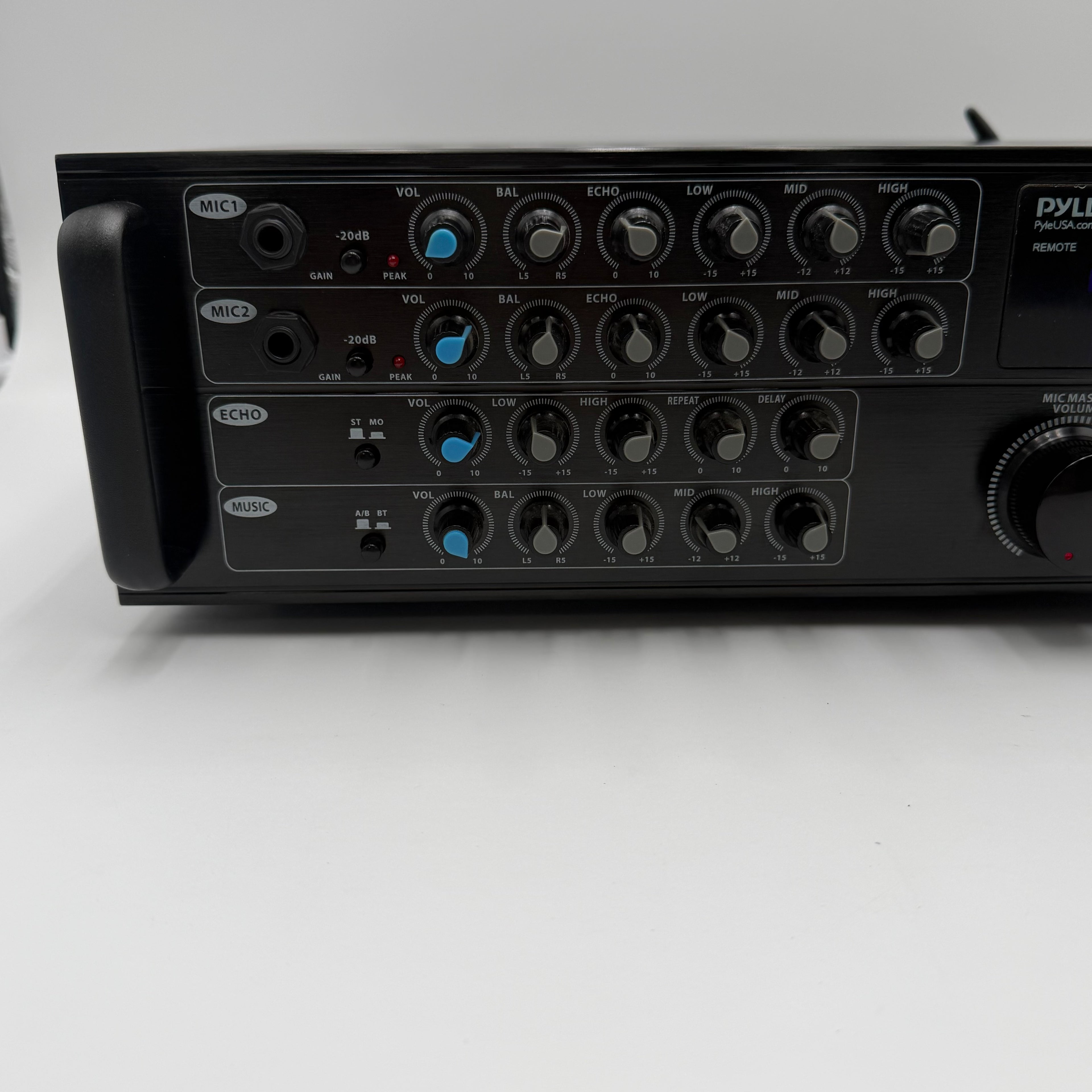 Pyle Pro 1000-Watt Wireless Bluetooth Stereo Mixer Karaoke Amplifier