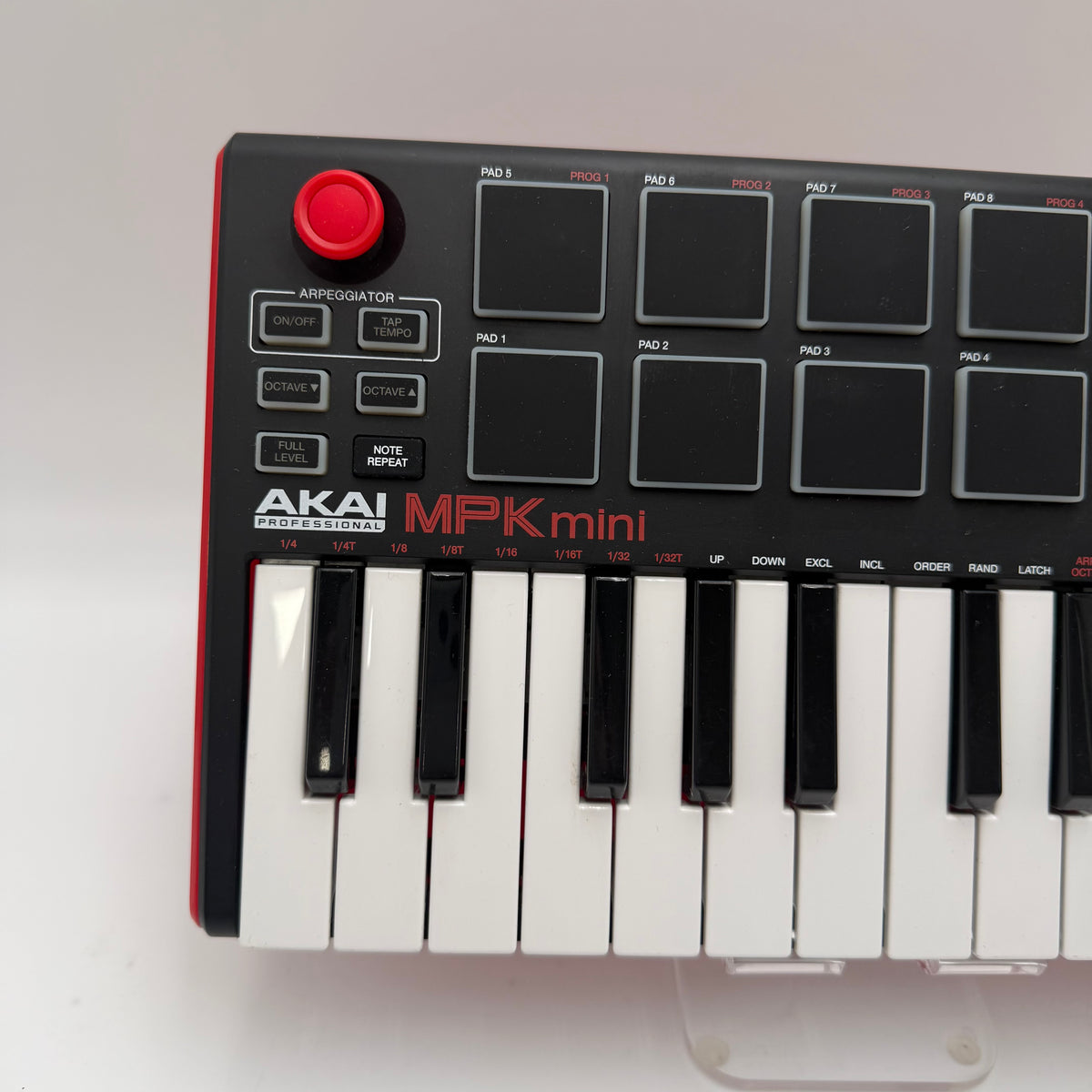 Akai Professional MPK Mini MIDI